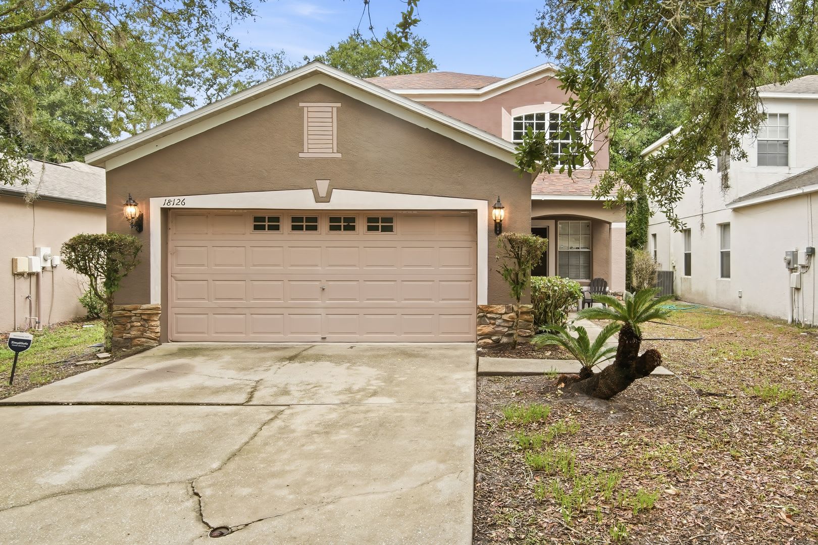 Two-story 4BR/2BA New Tampa home with pond view. – photo 2