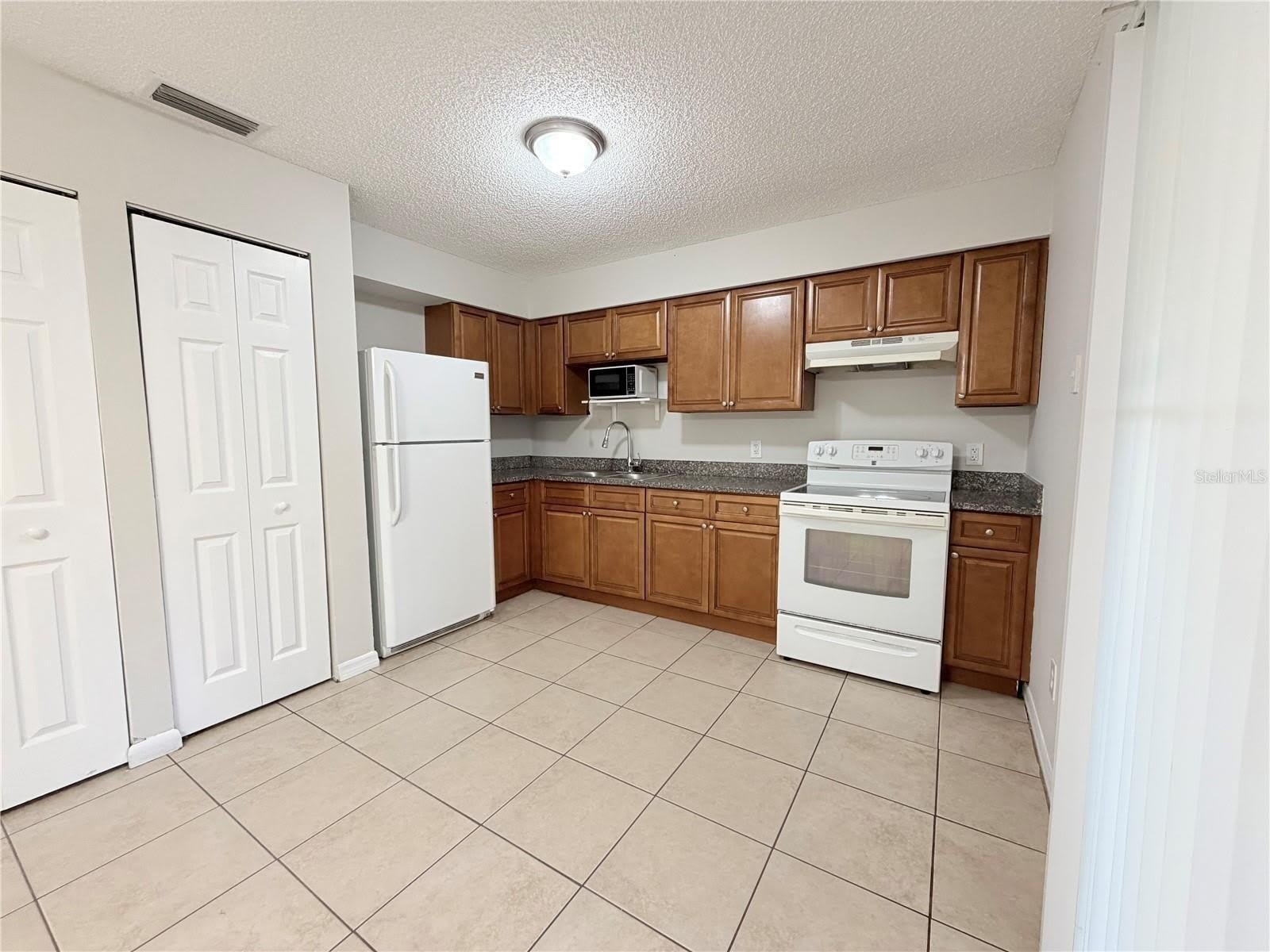 330 DOGWOOD Avenue – photo 3