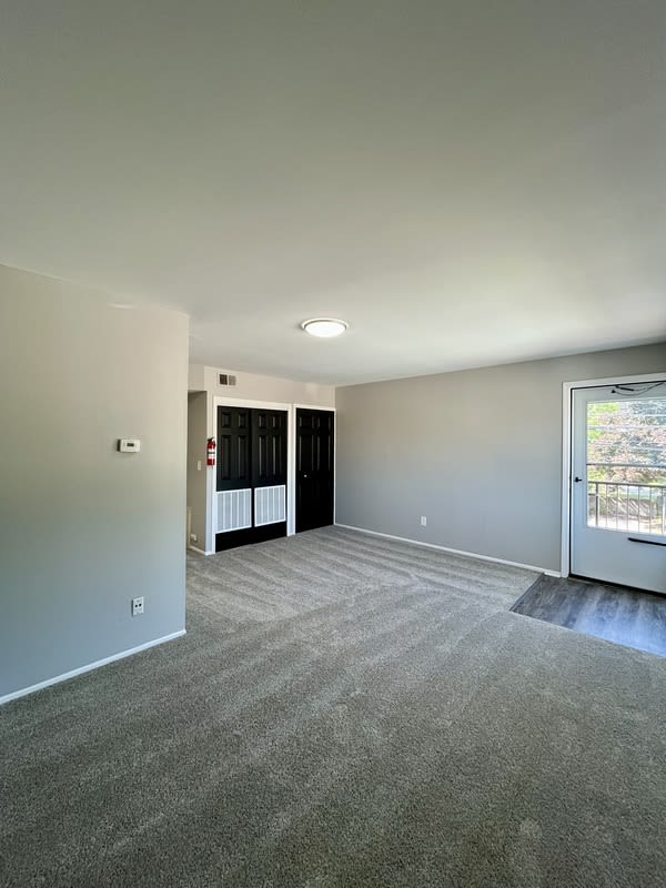 4441 Oakwood Boulevard – photo 2