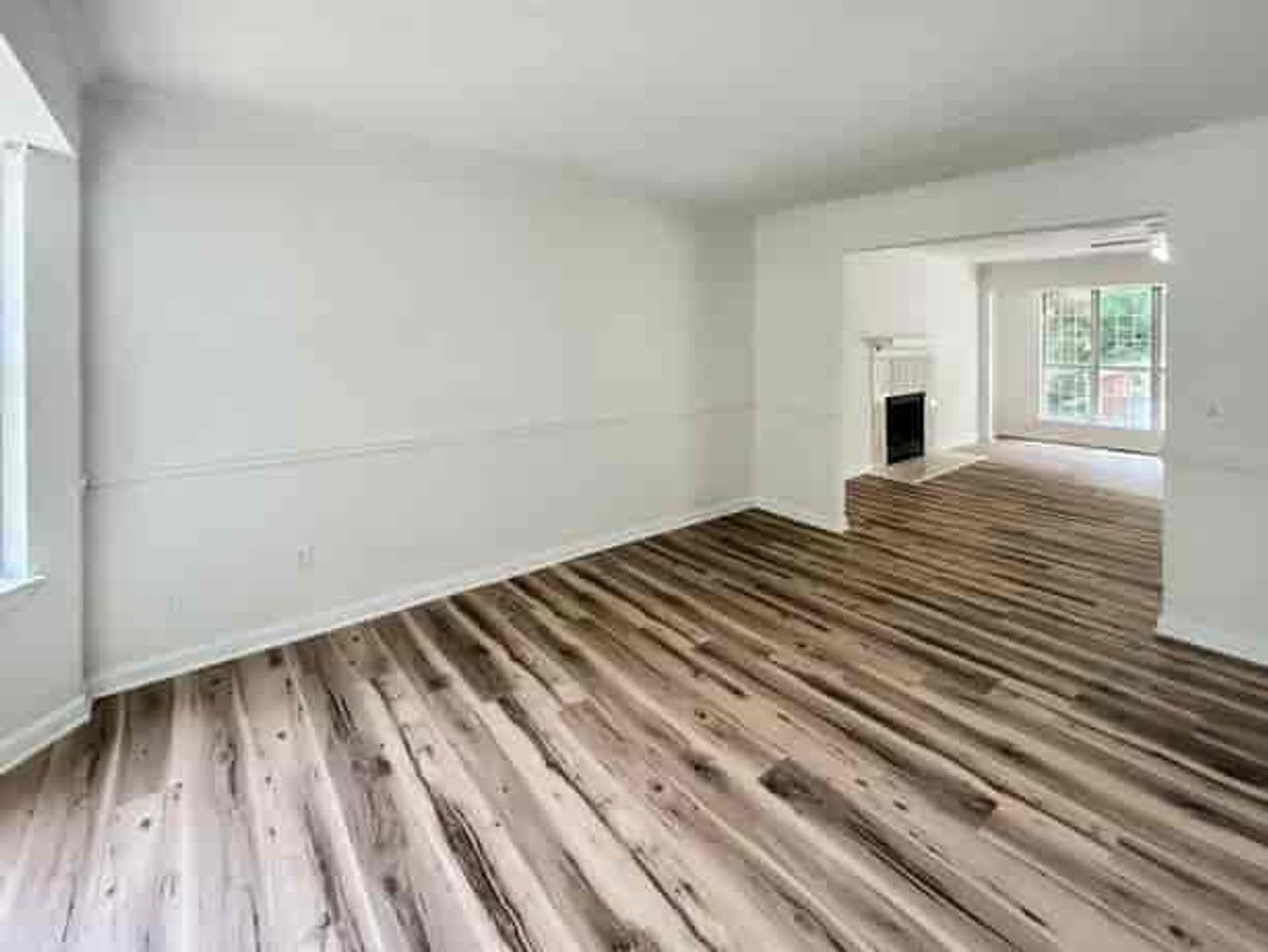 Stunning Renovated 4 BR Home in Prime Alpharetta/Johns Creek! – photo 5