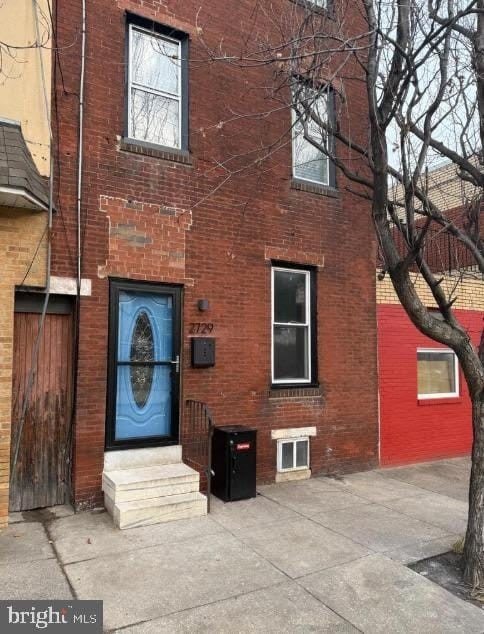 2729 E CAMBRIA STREET – photo 2