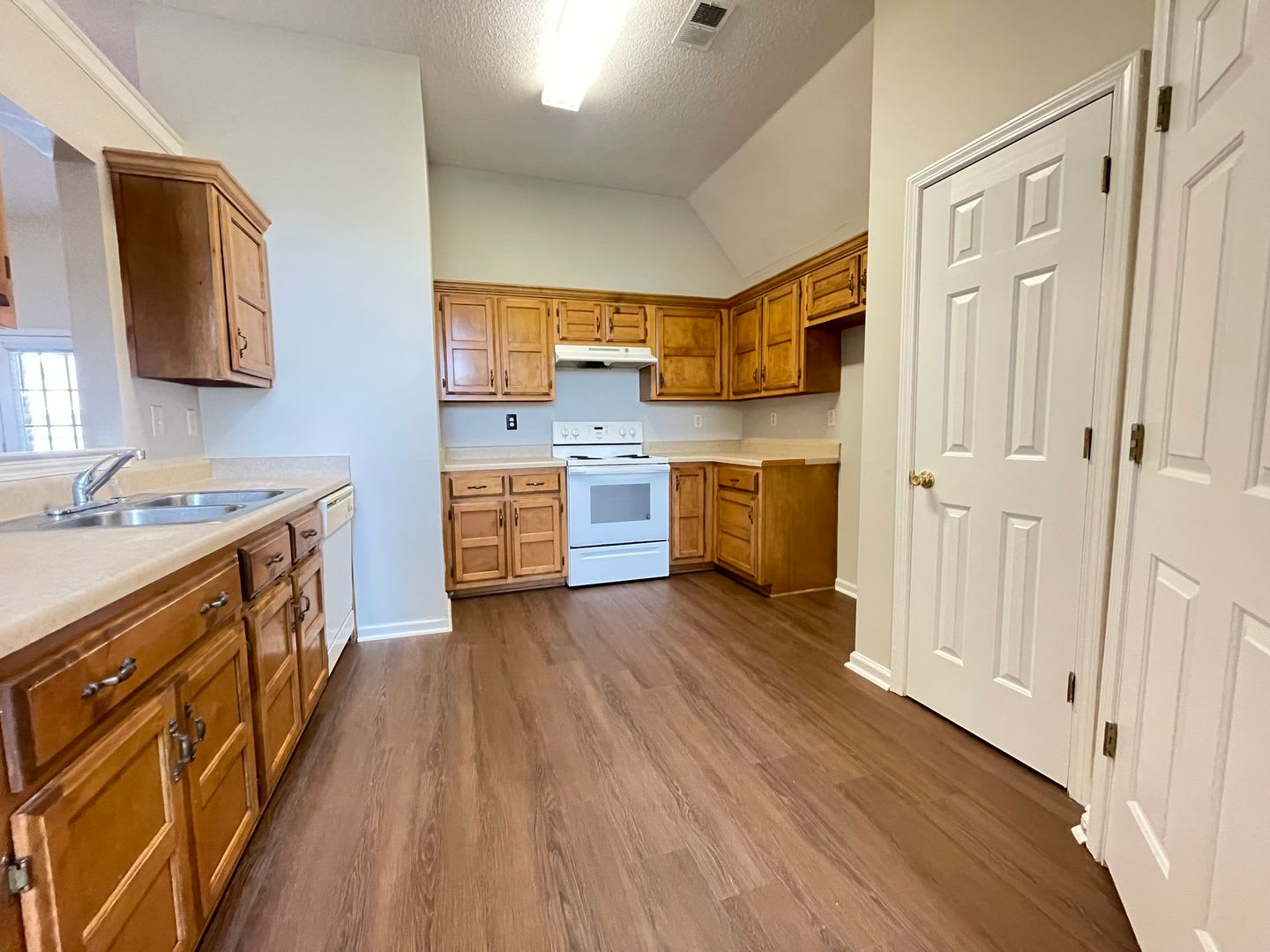Heritage Hills Subdivision, close to schools!! – photo 4