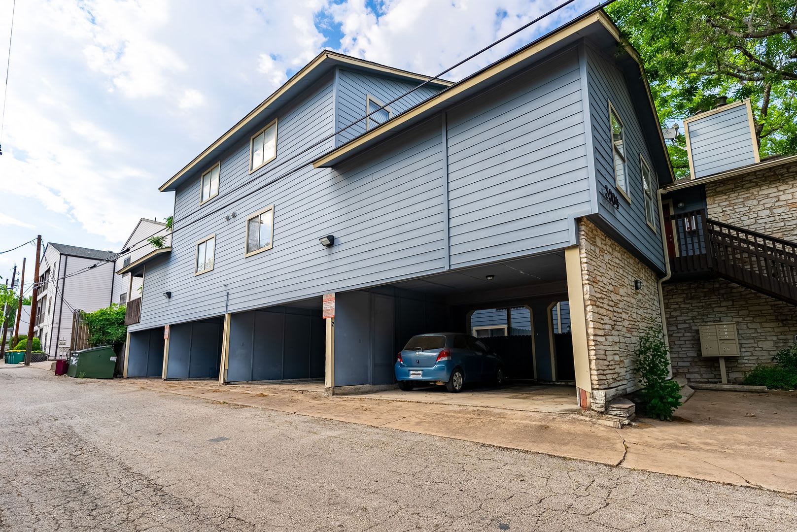 Beautiful 2 Bedrooms, 1.5 BathroomS home in Gateway Condominiums!!! – photo 1