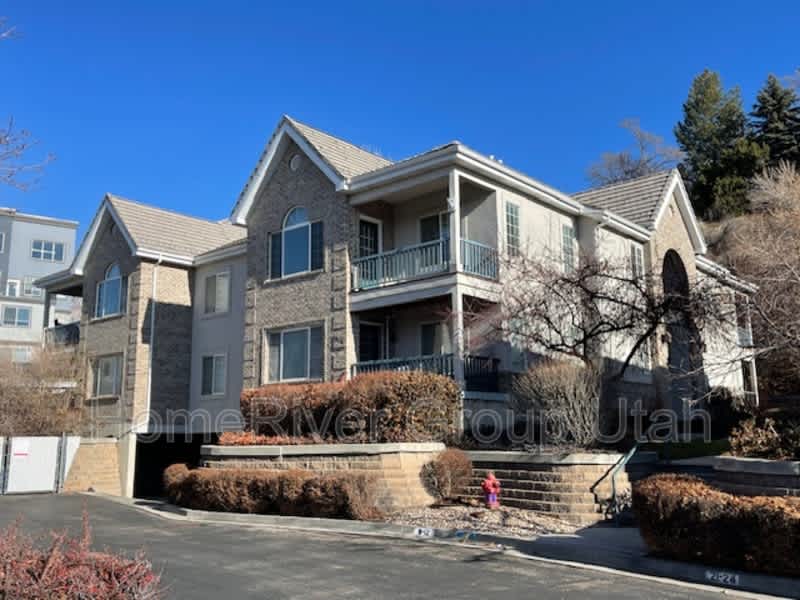 4980 N University Ave – photo 1