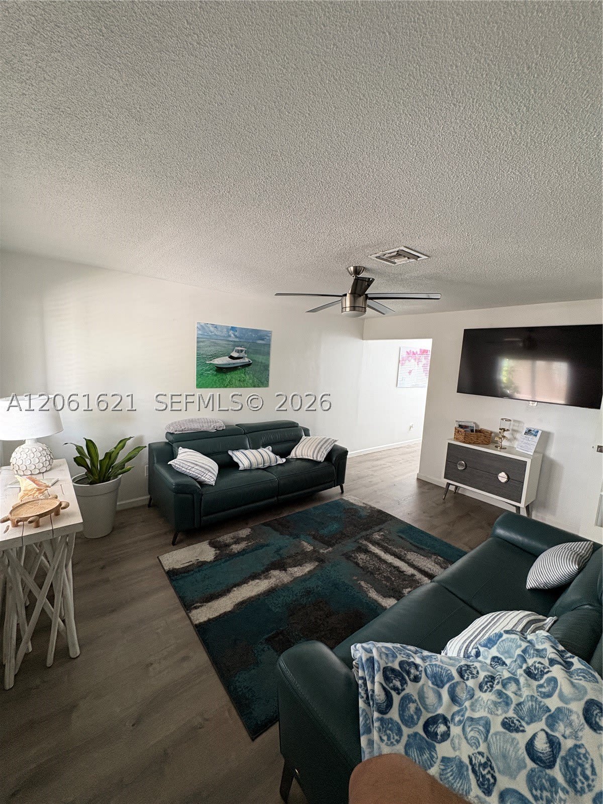 191 NW 17th Ave – photo 1