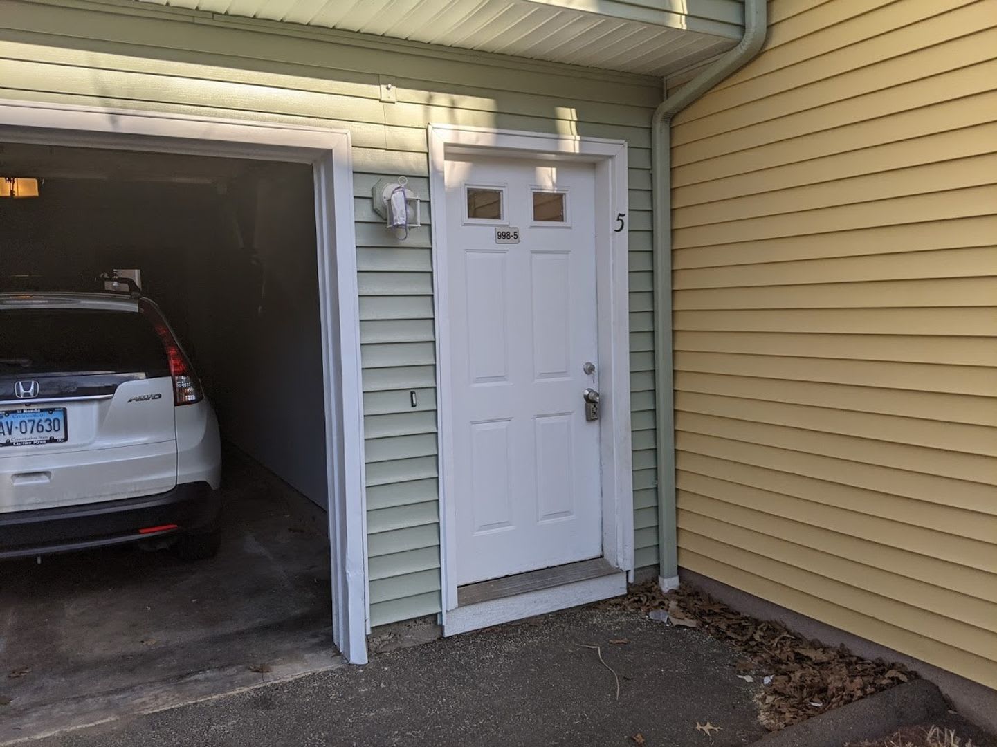 Campbell Ave Apartments – photo 2