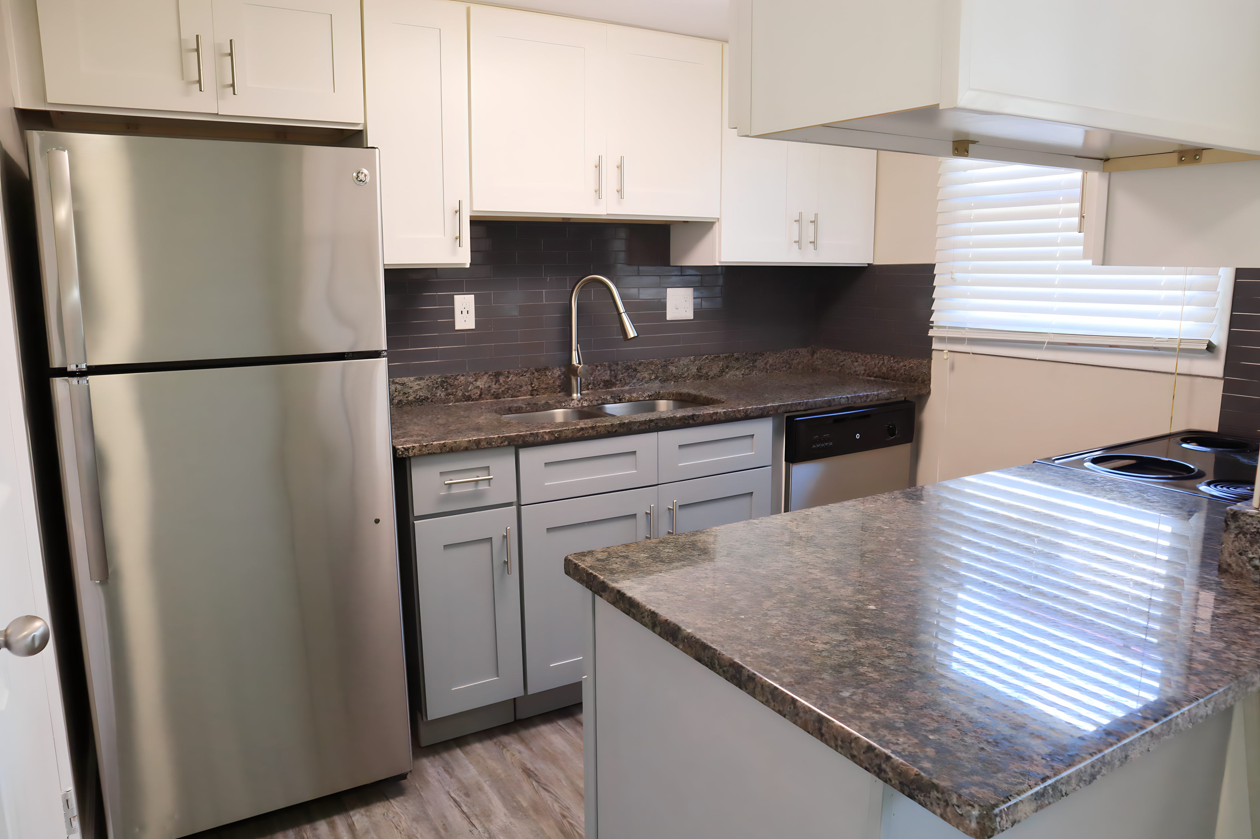 Creekwood Apartments – photo 3