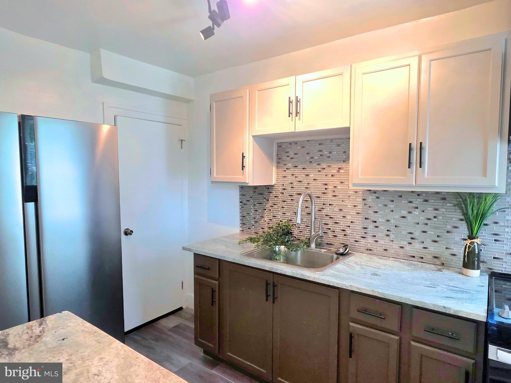 1108 E Stafford Street – photo 4