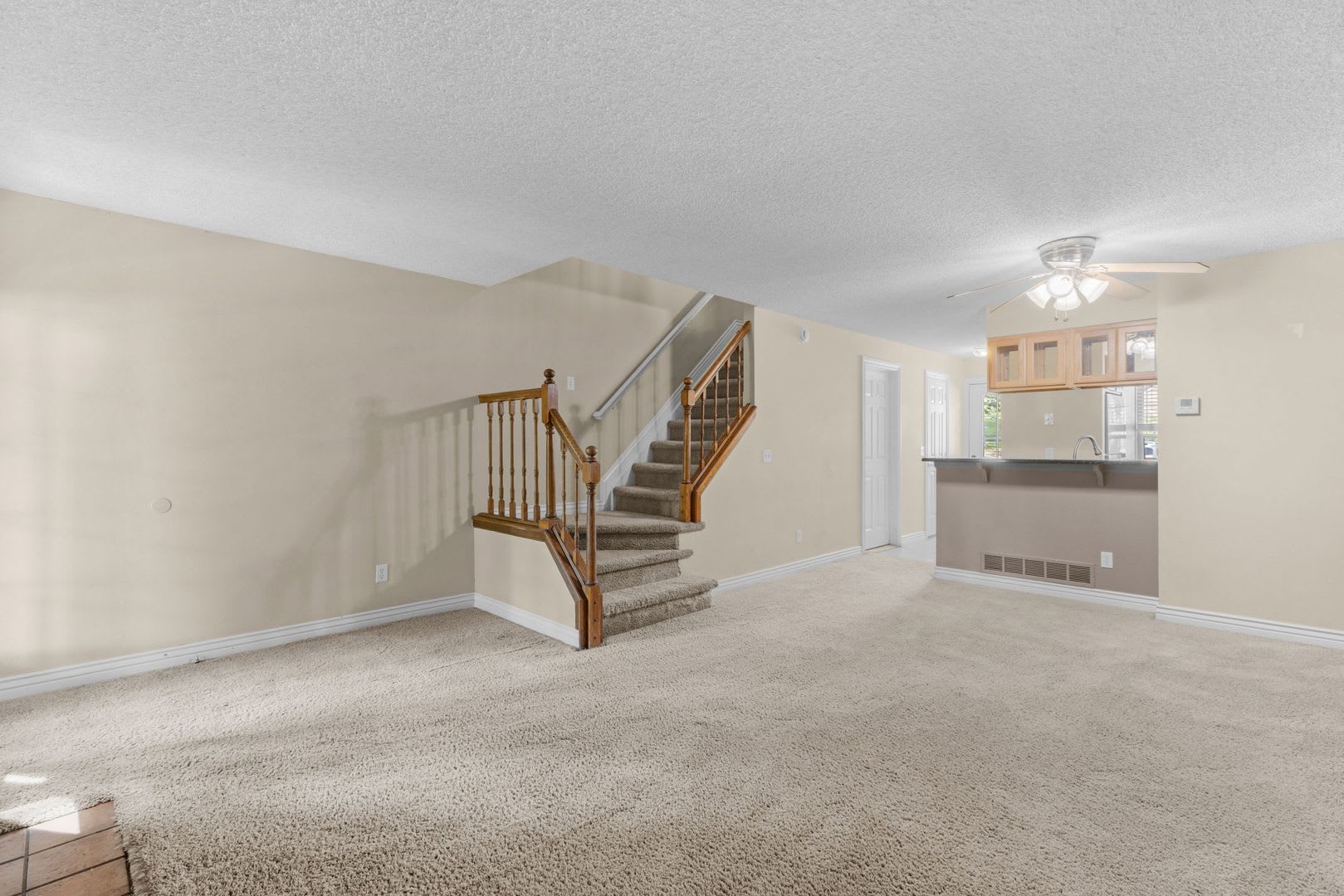 3 Bed 2 Bath Townhouse in Louisville Available July!! – photo 3