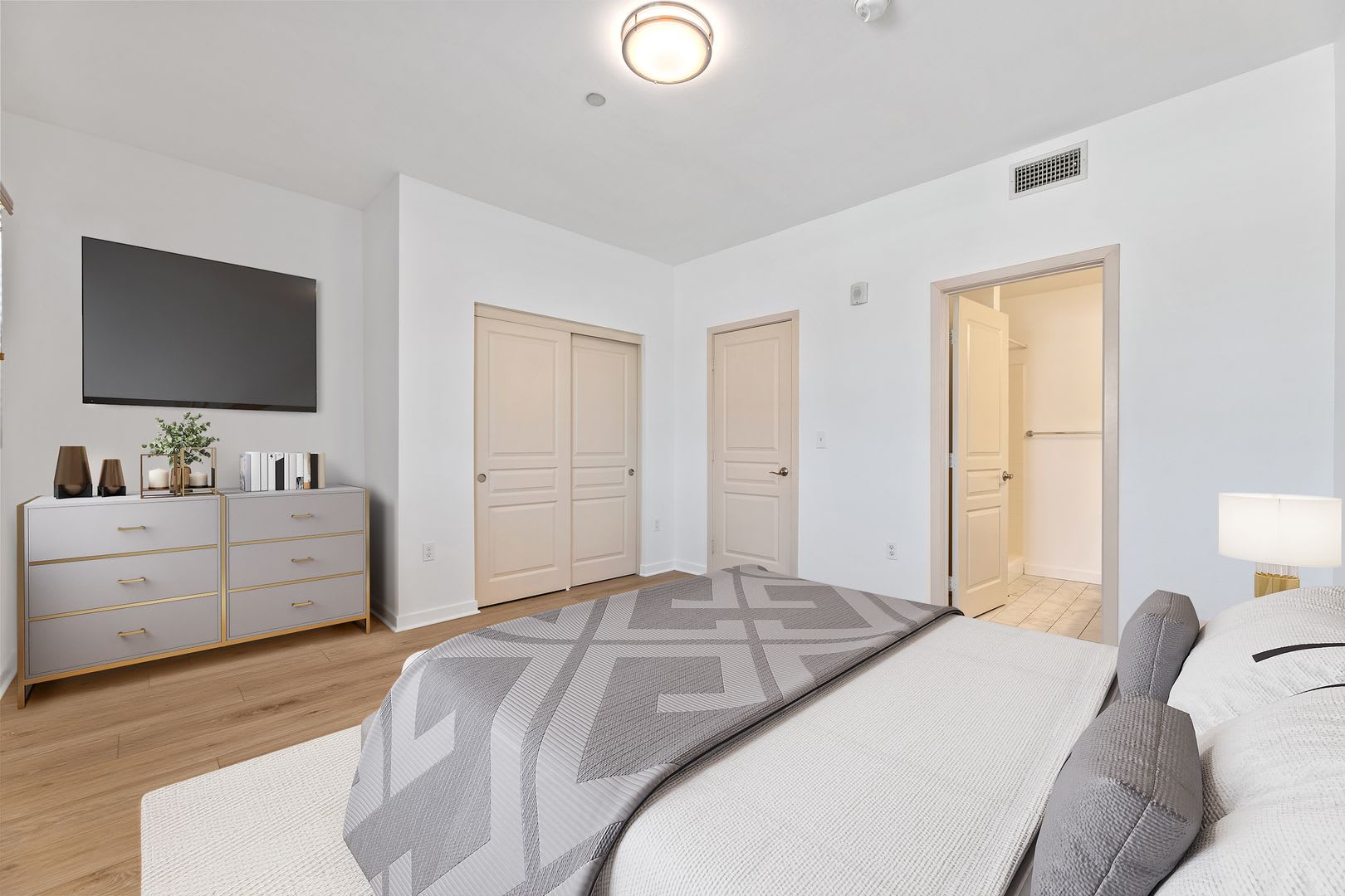 Burbank Plaza Townhomes – photo 1