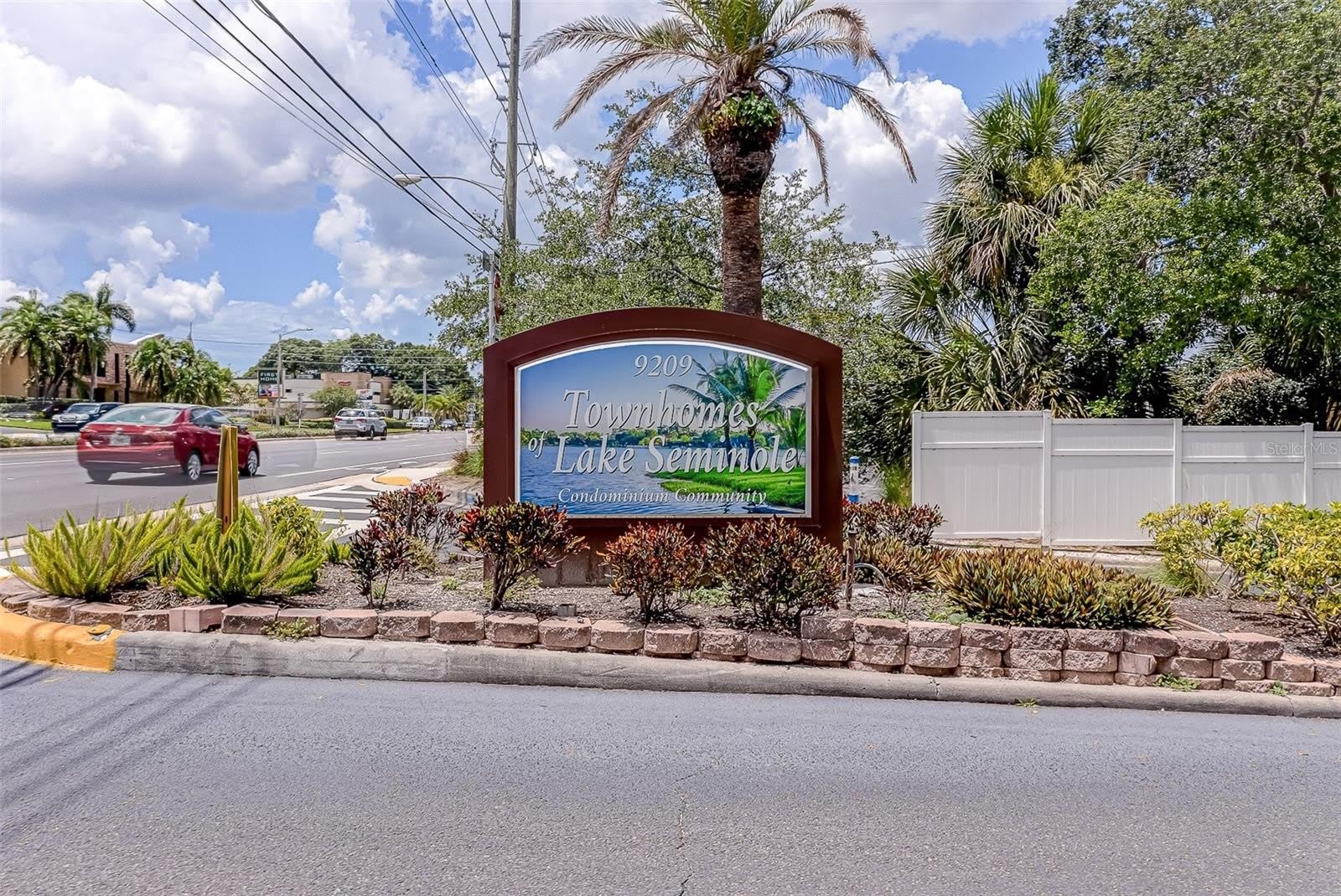 9209 SEMINOLE Boulevard – photo 2