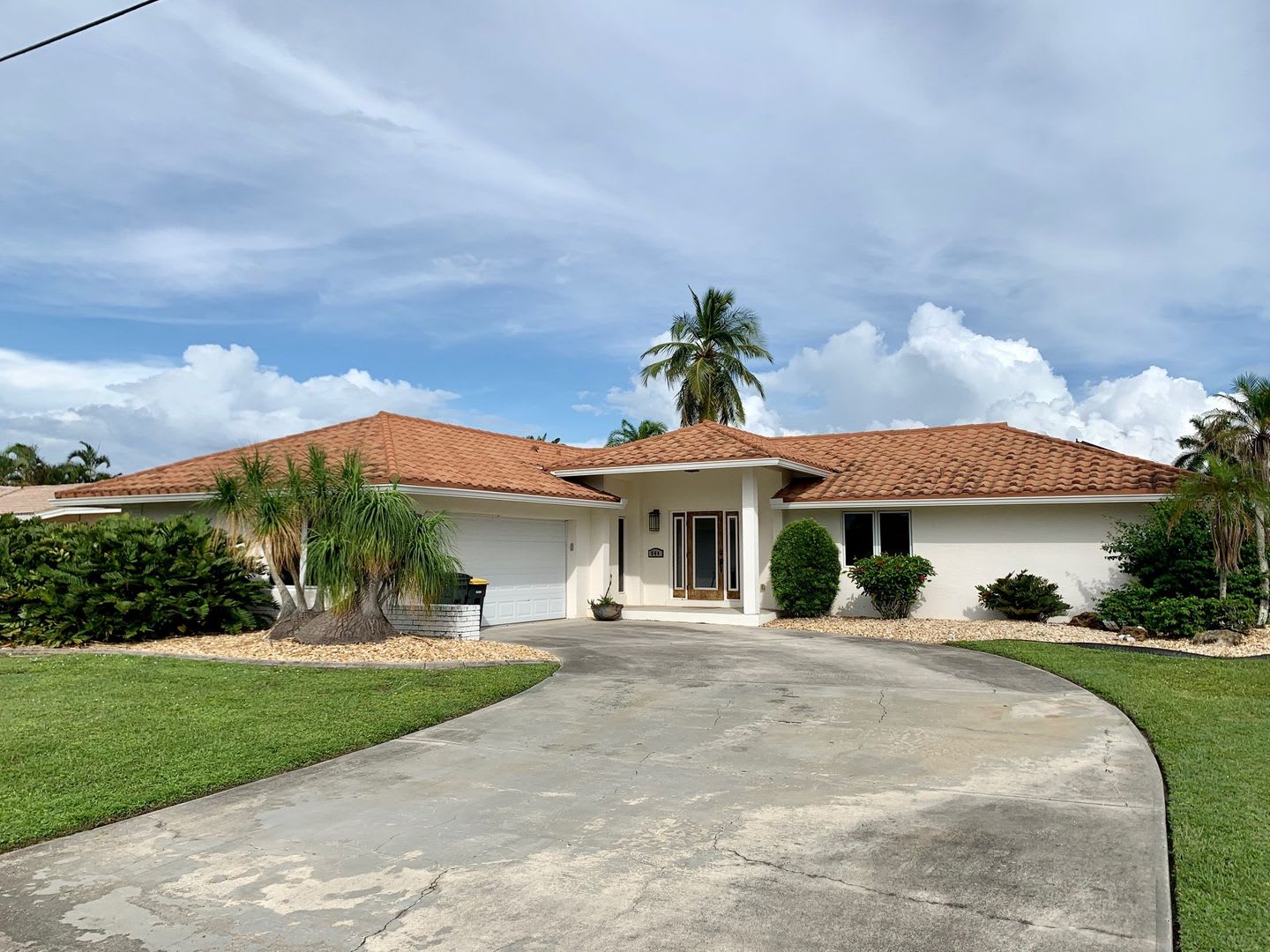 AVAILABLE 2027 SEASON!! PGI HEATED POOL, WATERFRONT, BOAT LIFT – photo 3