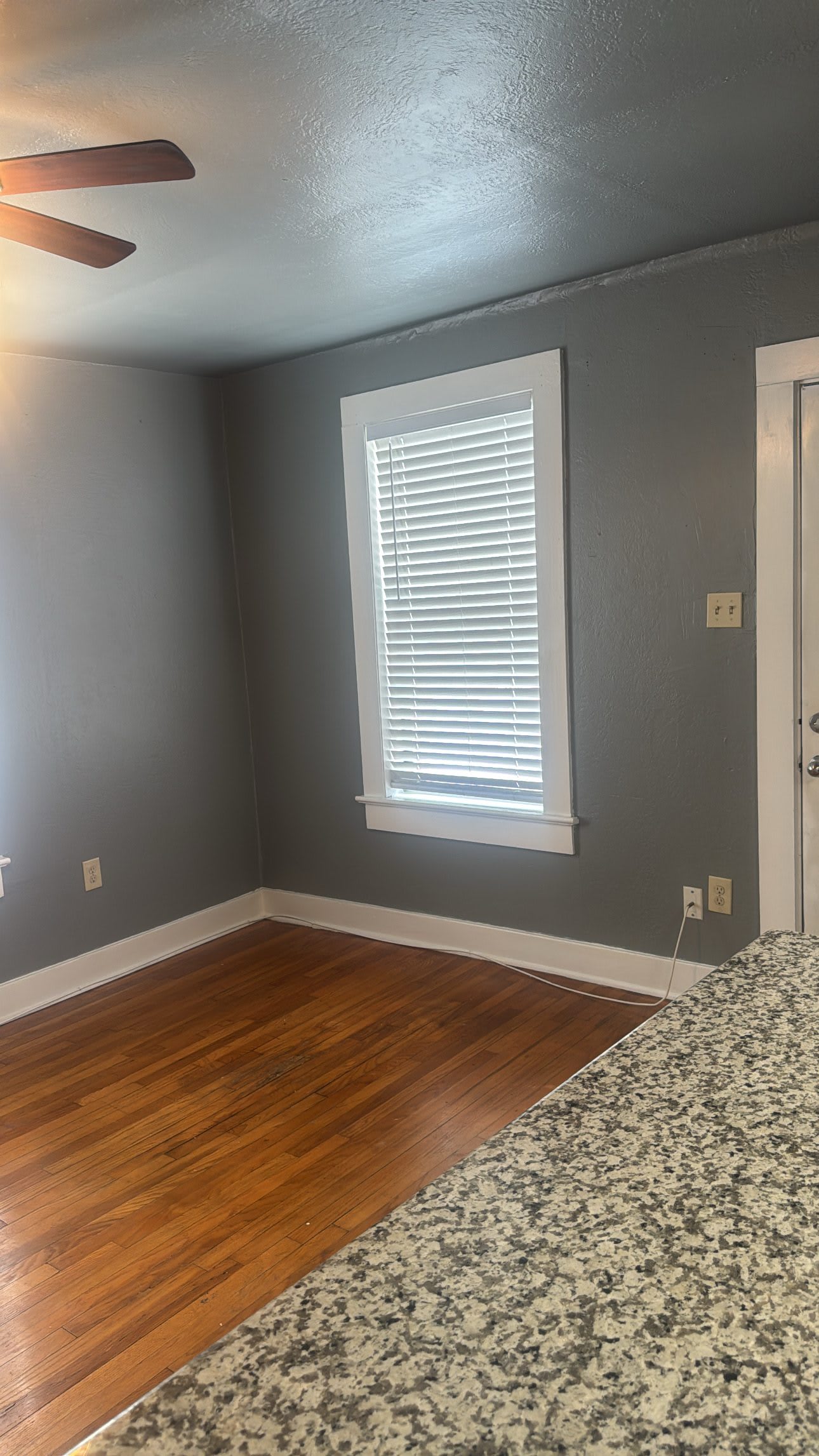 621 Laurel St – photo 3