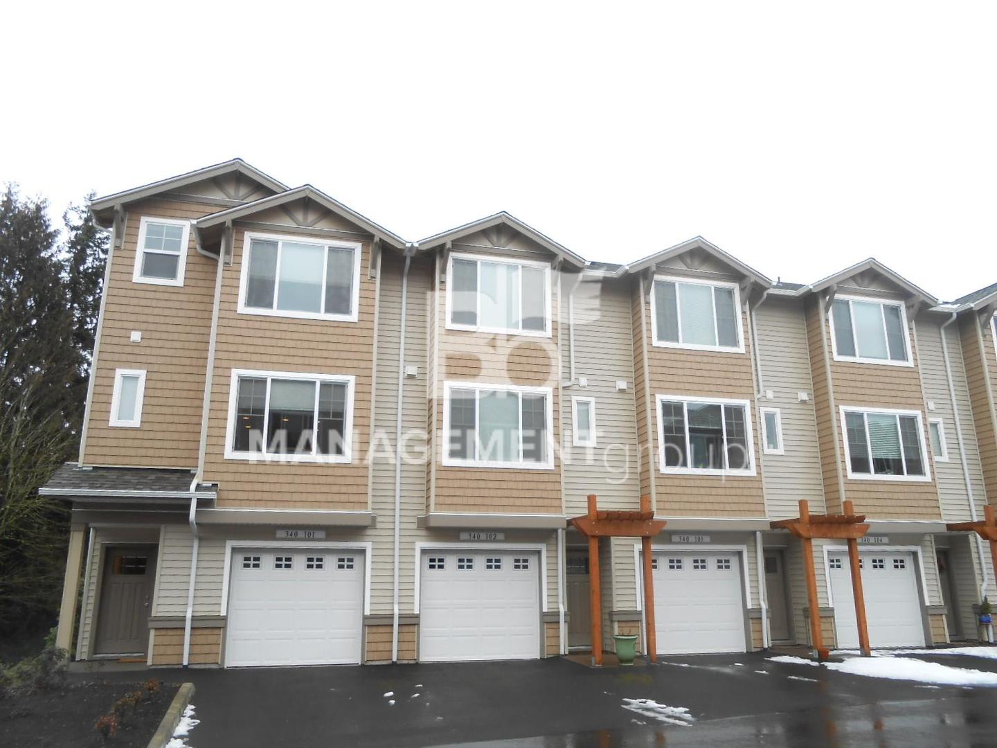 Beautiful Townhome Located In Nw Portland S Timberland Community – photo 1