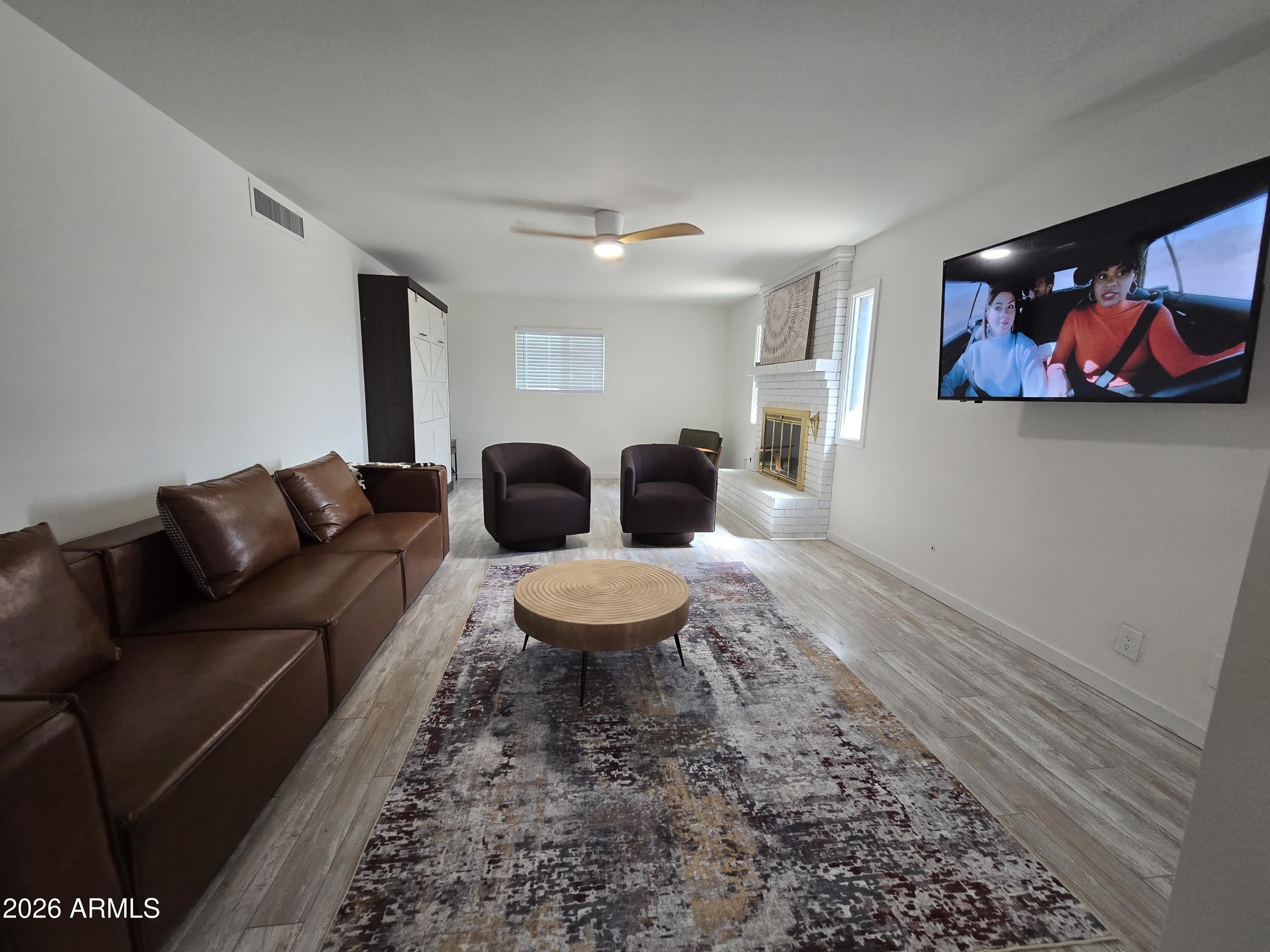 1011 E ASH Drive – photo 4