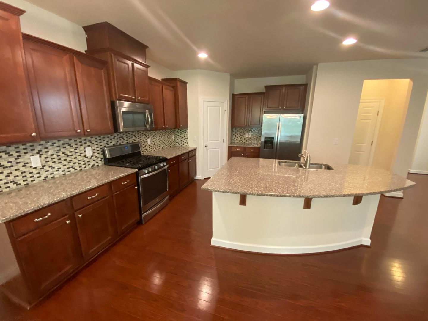 Room in 3 Bedroom Home at Pecan Ridge Dr – photo 2