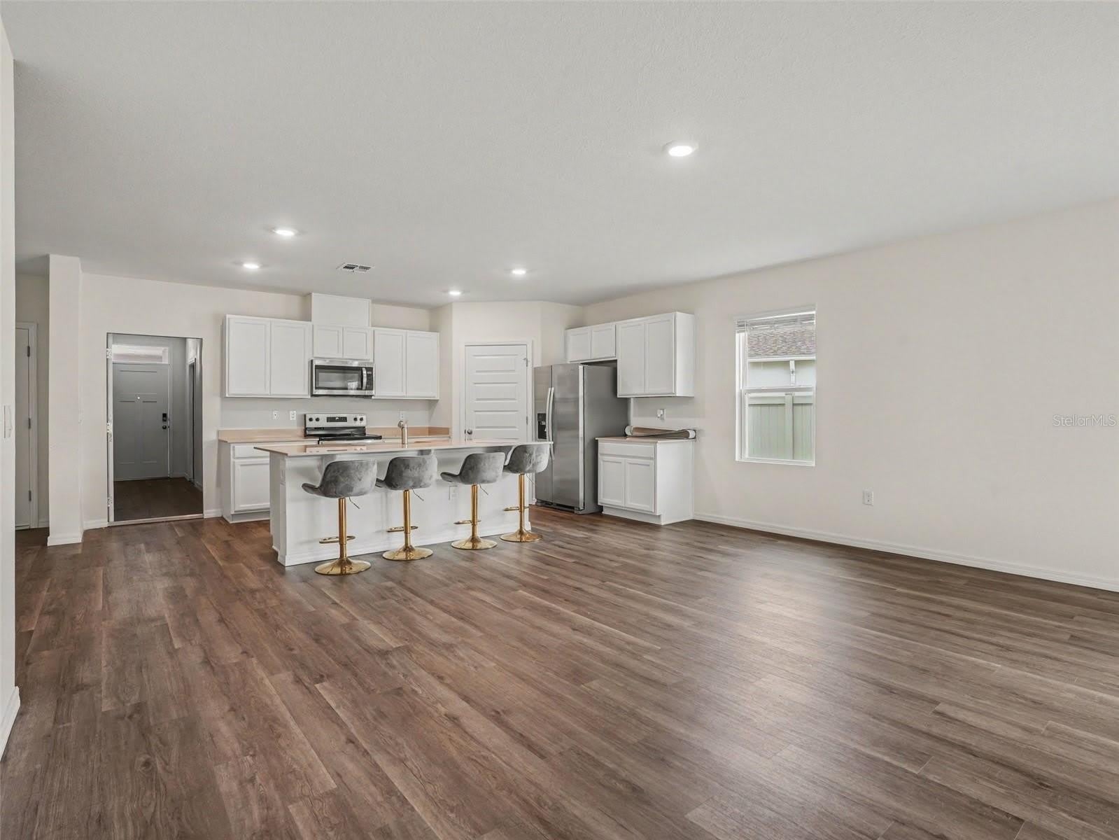 3377 WAKEFIELD Drive – photo 4
