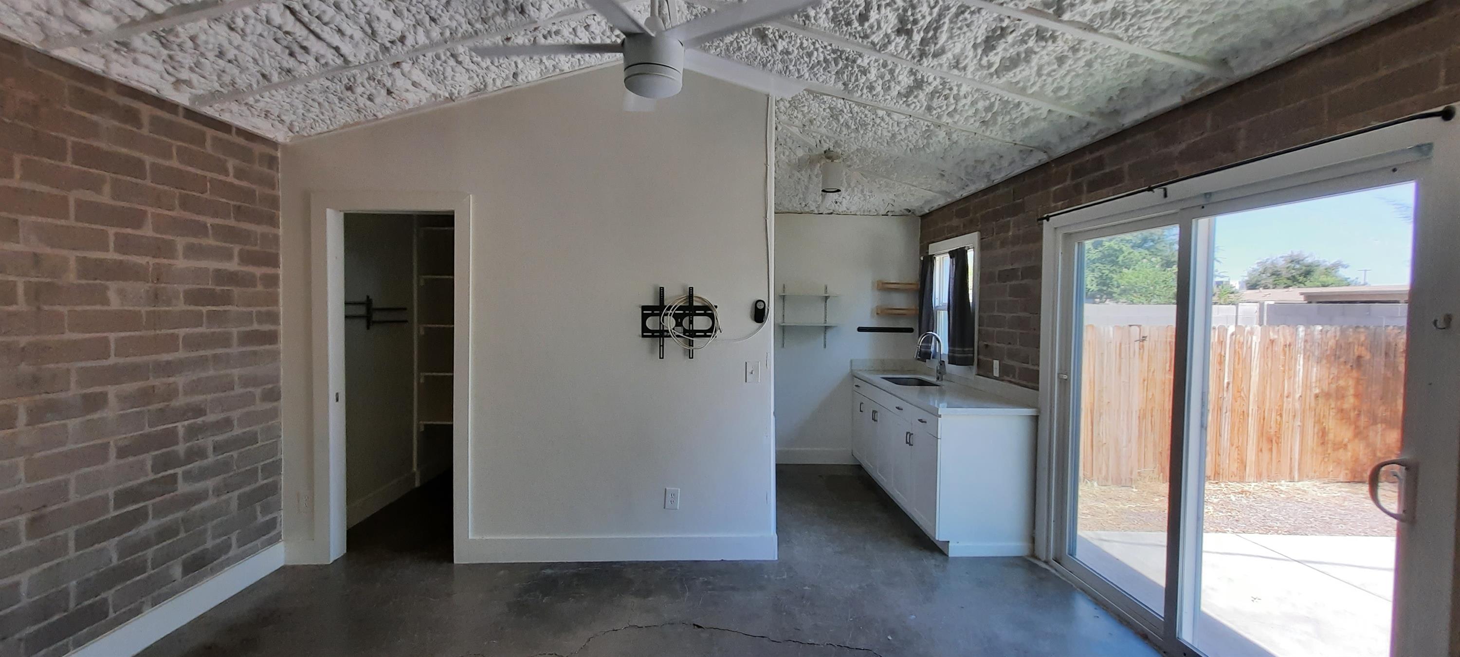 1804 W Roma Ave Guest House – photo 5