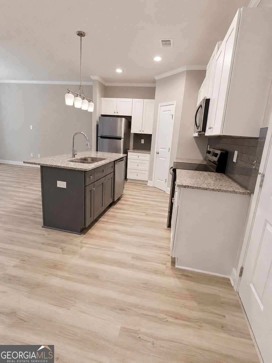 213 Beau Street – photo 3