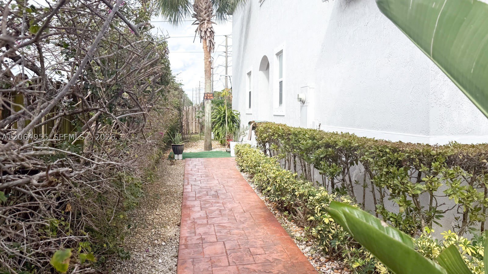 1001 NE 208th St – photo 2