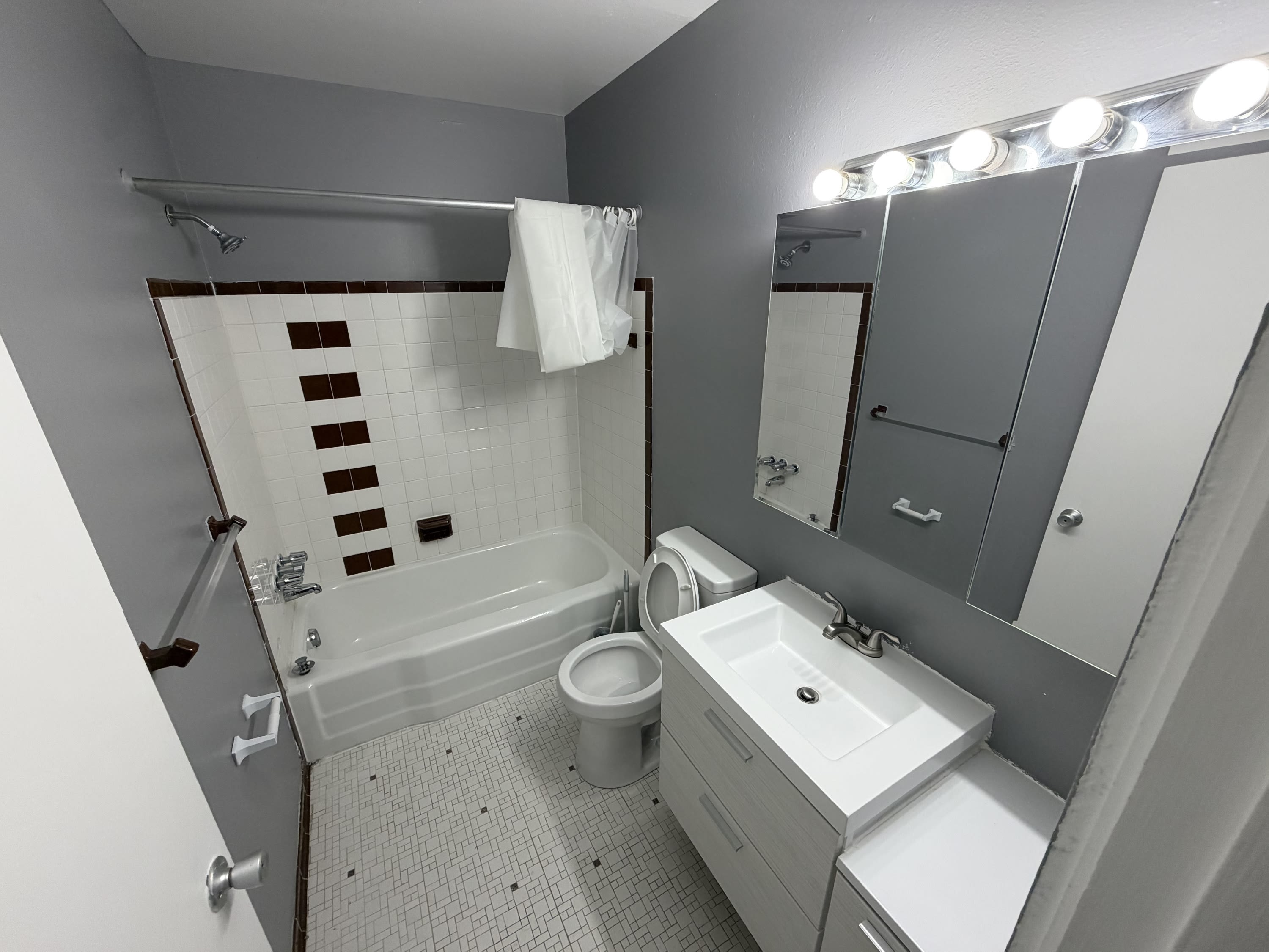 3161 Northwood Ave. – photo 5