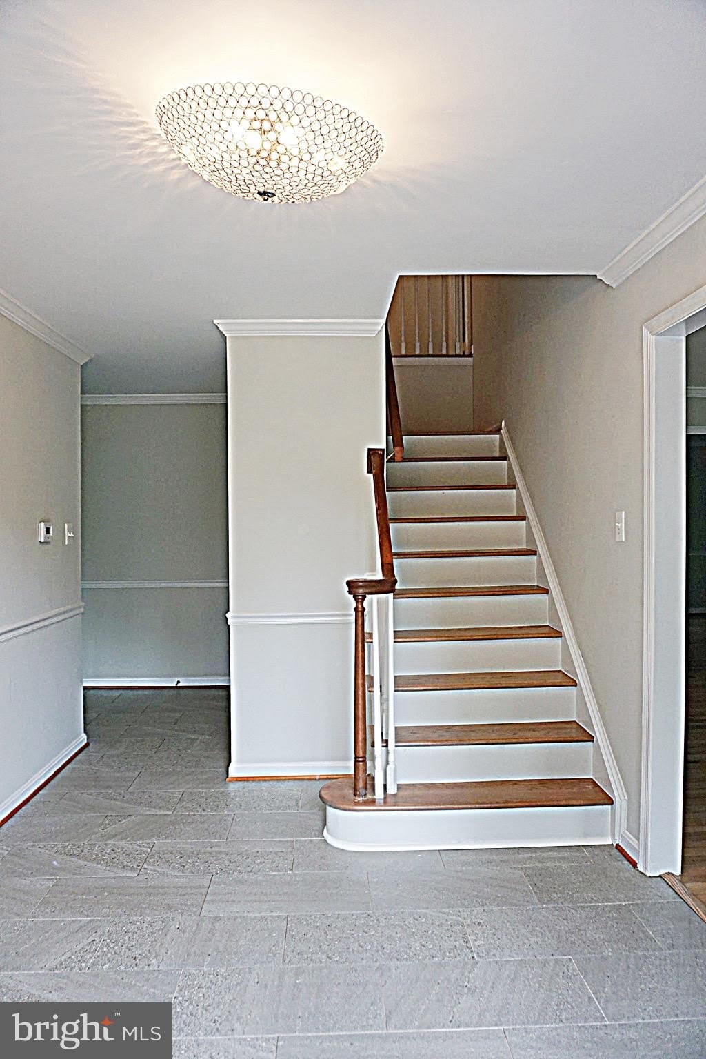 6770 SURREYWOOD Lane – photo 4