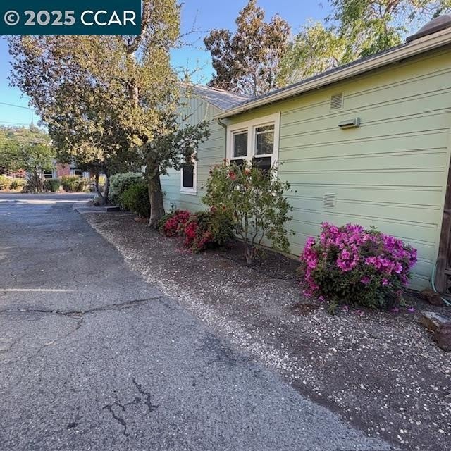 2150 Whyte Park Ave – photo 5