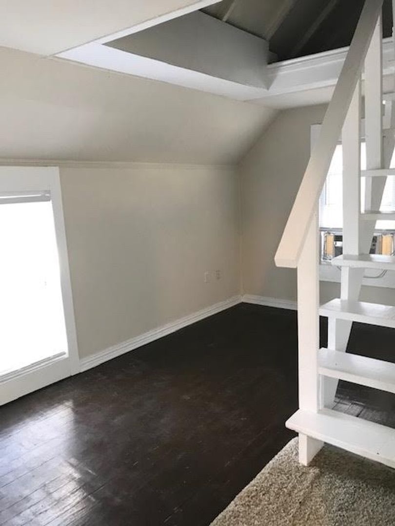 1 Bedroom Garage Apartment On Austin Avenue – photo 2