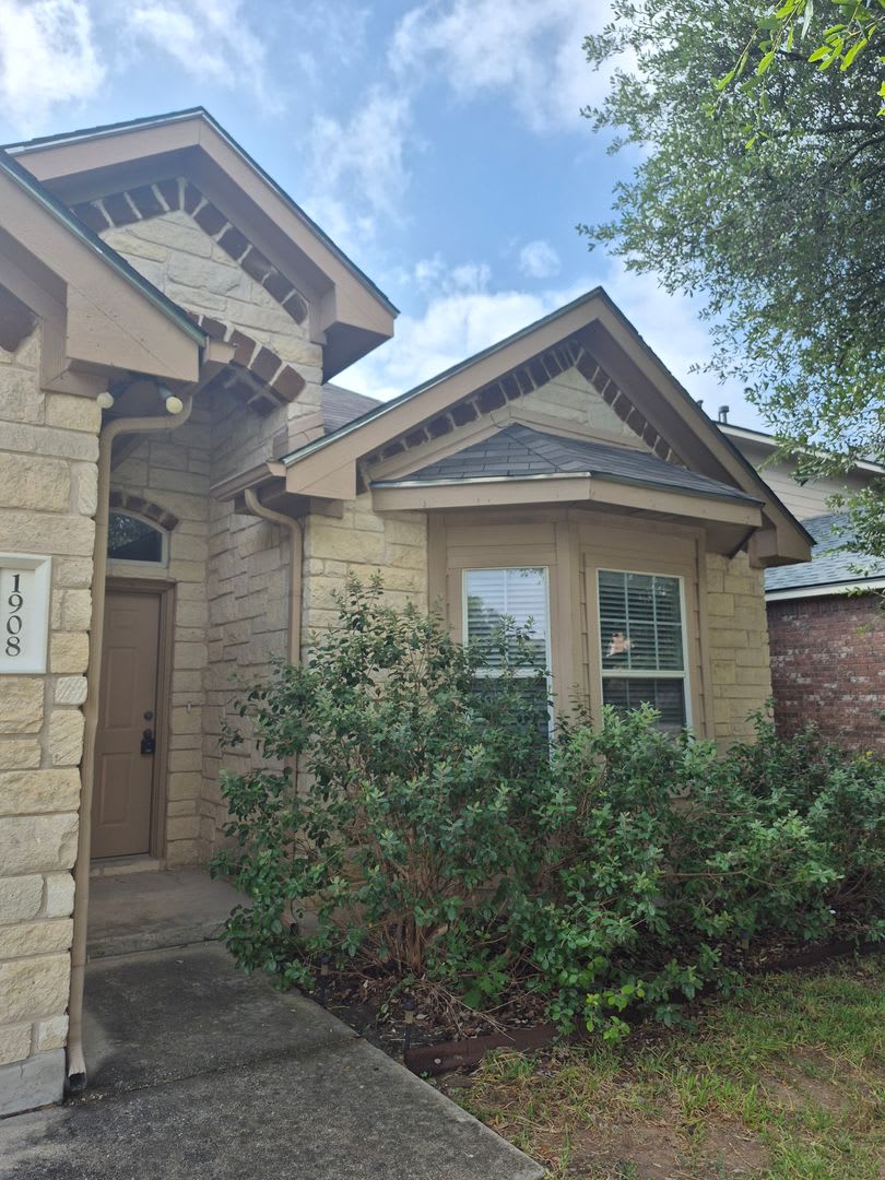 Stunning Home and Wonderful community – photo 3