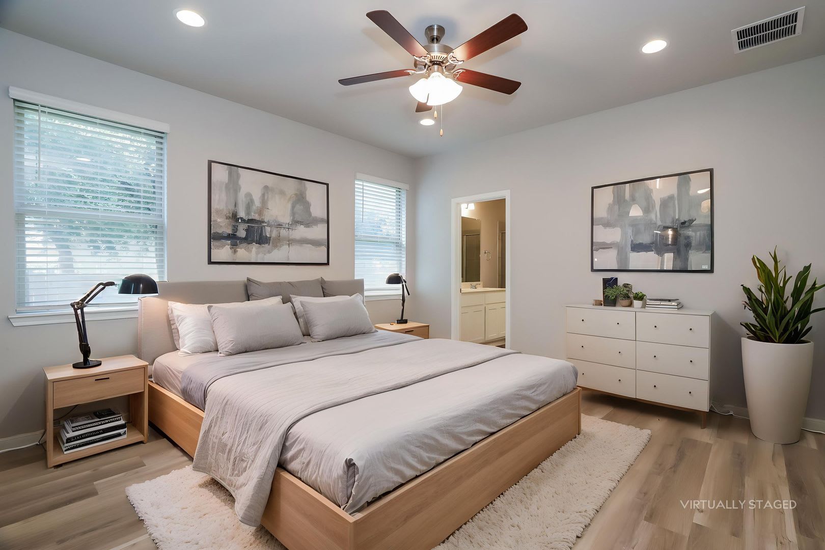 4 Bedroom + Office + bonus room in Deerbrooke Community – photo 4