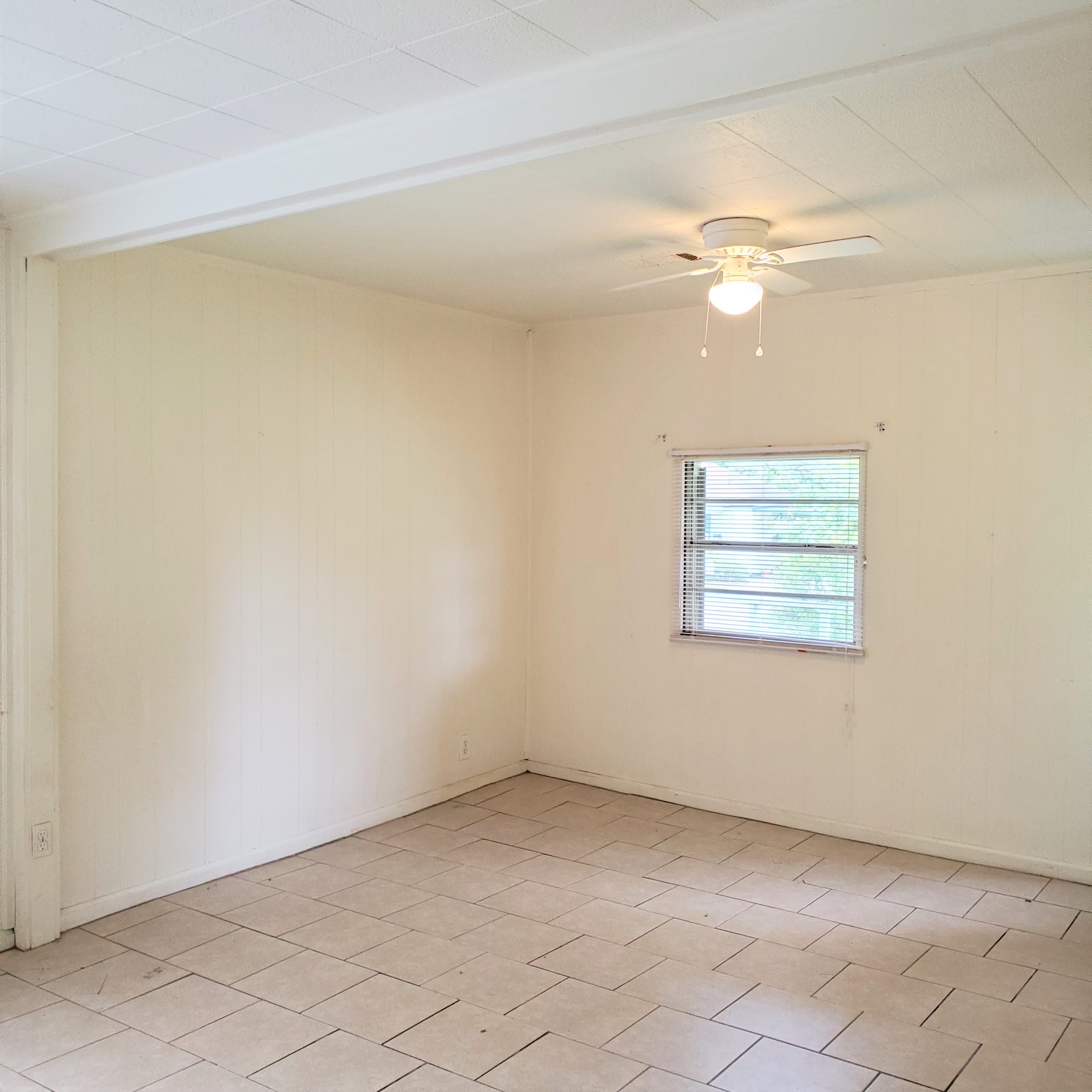 911 Pinckney Ave – photo 2