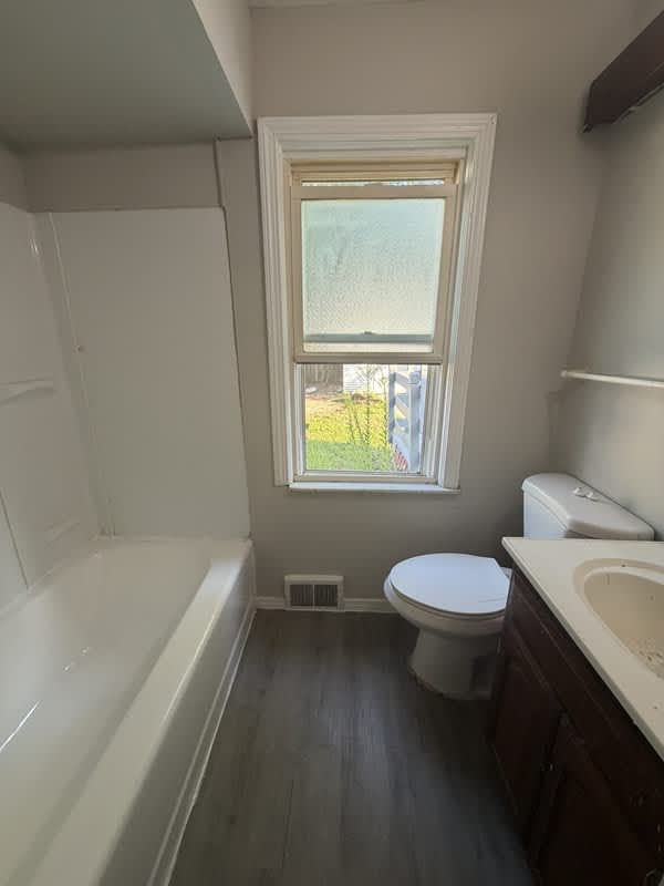 18424 Maple Heights Boulevard – photo 5
