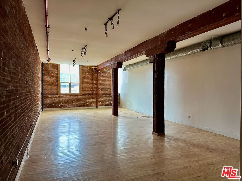 726 S Santa Fe Ave – photo 2
