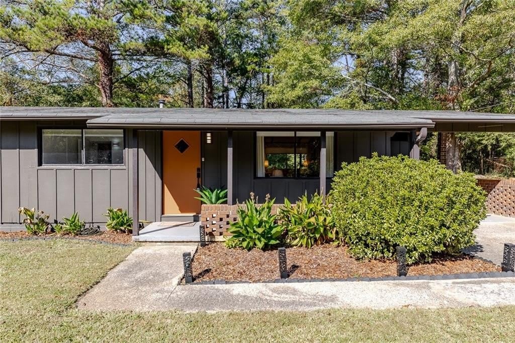 111 Robinhood Drive – photo 2