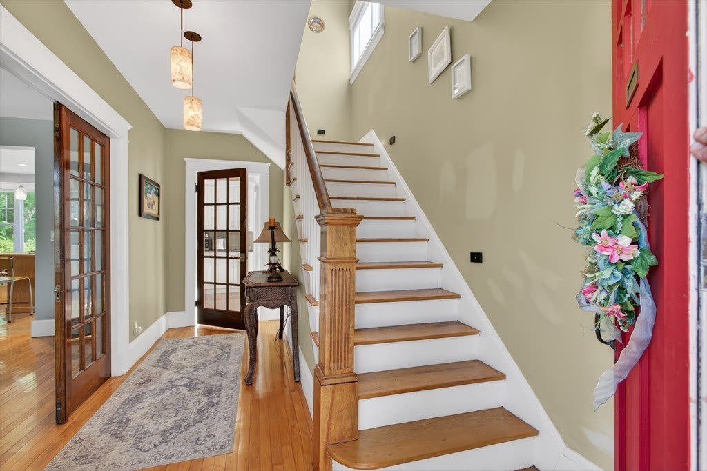 962 Pleasant St – photo 2