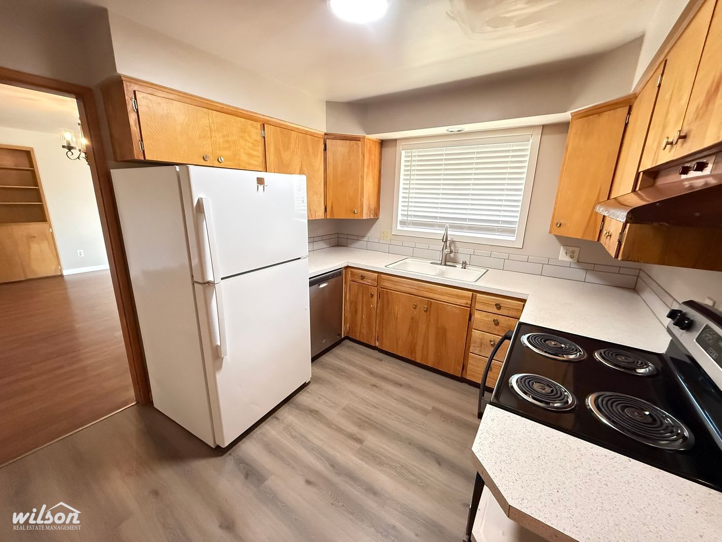 4 Bedroom 2 Bathroom Charming Home With Spacious Layout Private Yard – photo 5