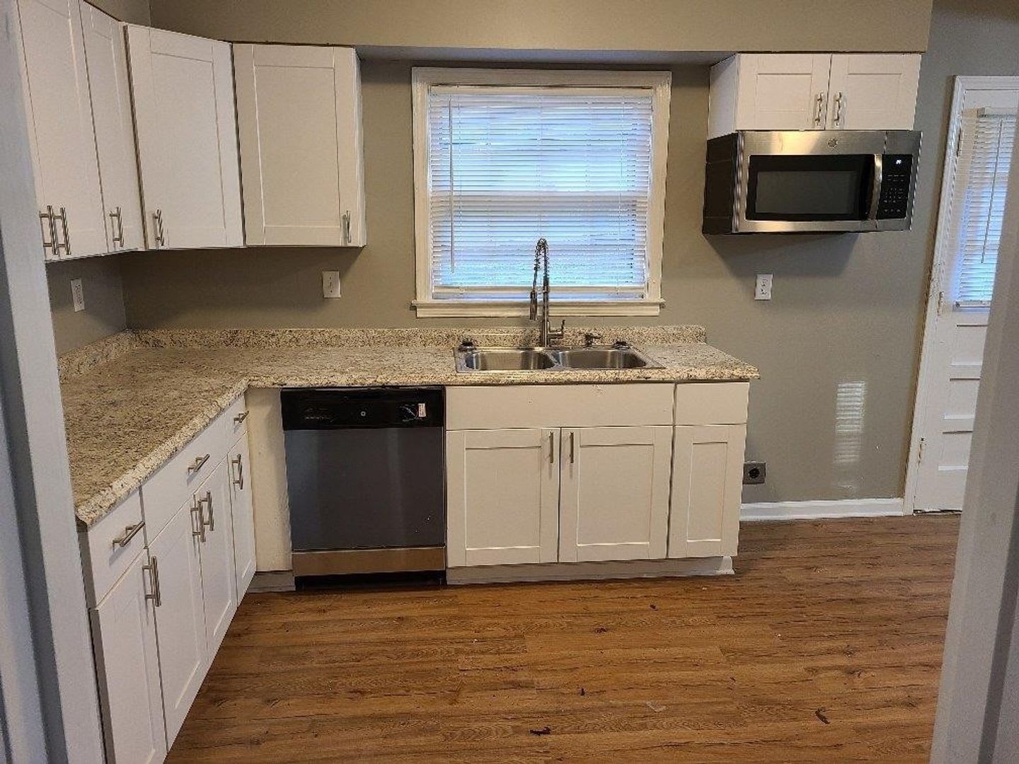 4 Success Now Offering This 3 Bedroom 2Bath Home With An Open Floor Plan Renovated Bathrooms And Lvp Throughout – photo 4