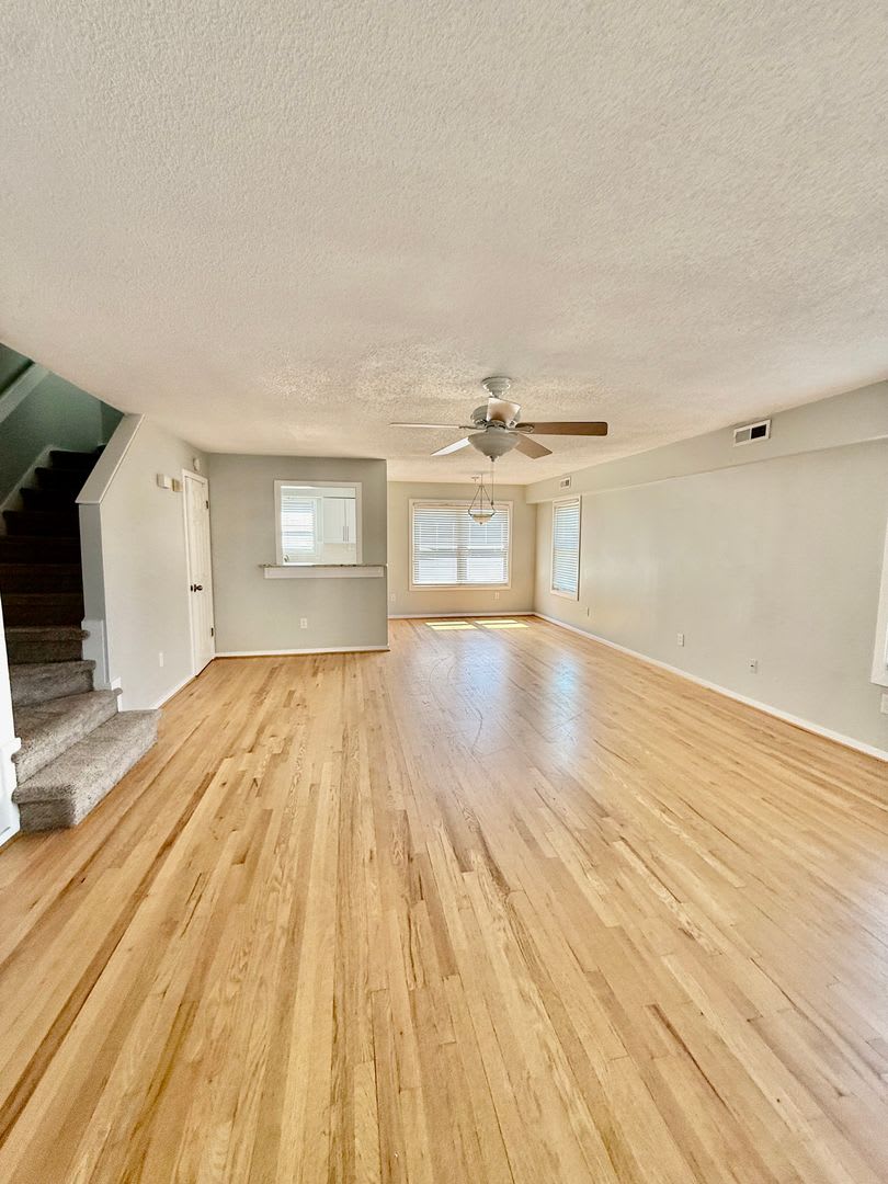 3Bd 2 5 Bath End Unit Condo One Block From The Bay In Ocean Park Views Of The Bay From Third Floor – photo 5