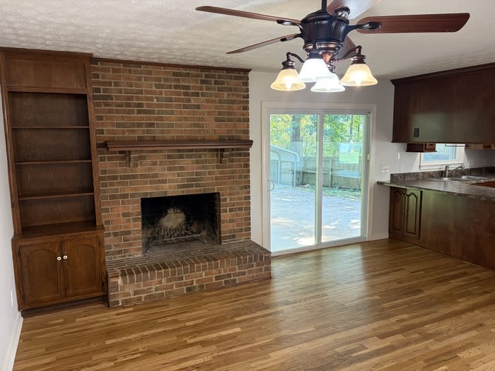 409 Cloverleaf Drive – photo 2