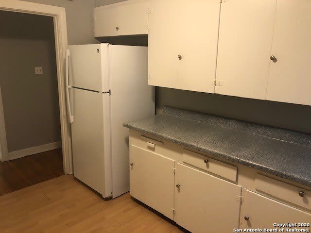 726 E GRAYSON ST – photo 5