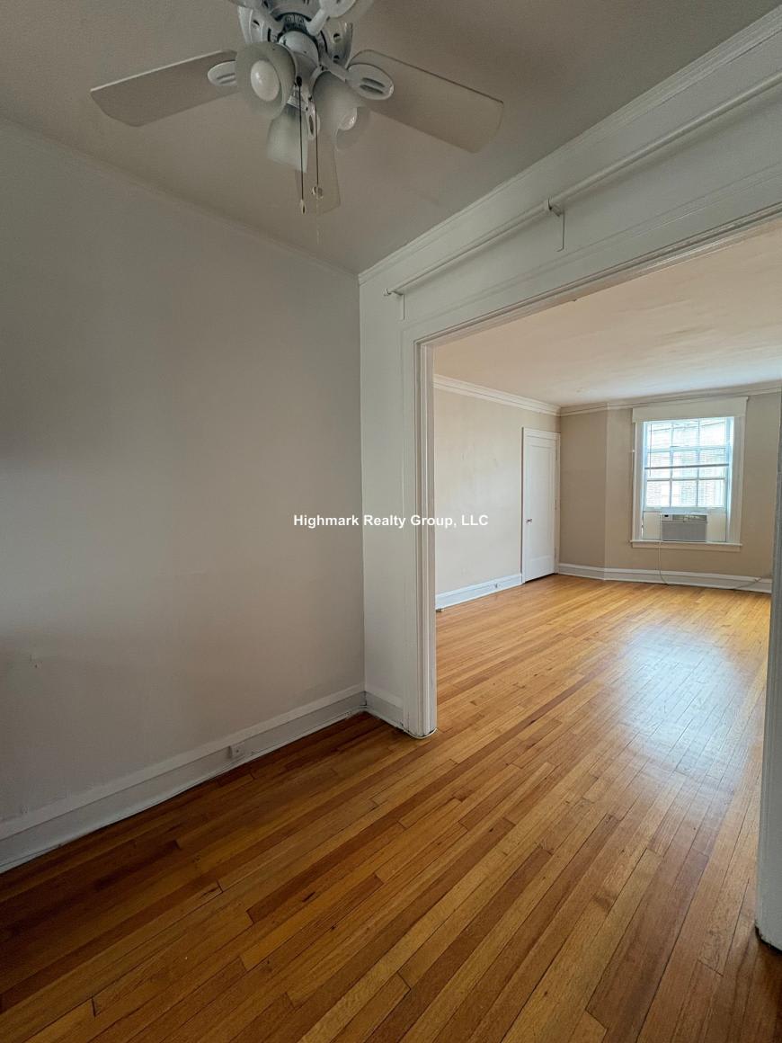 907 Elmwood Ave – photo 4
