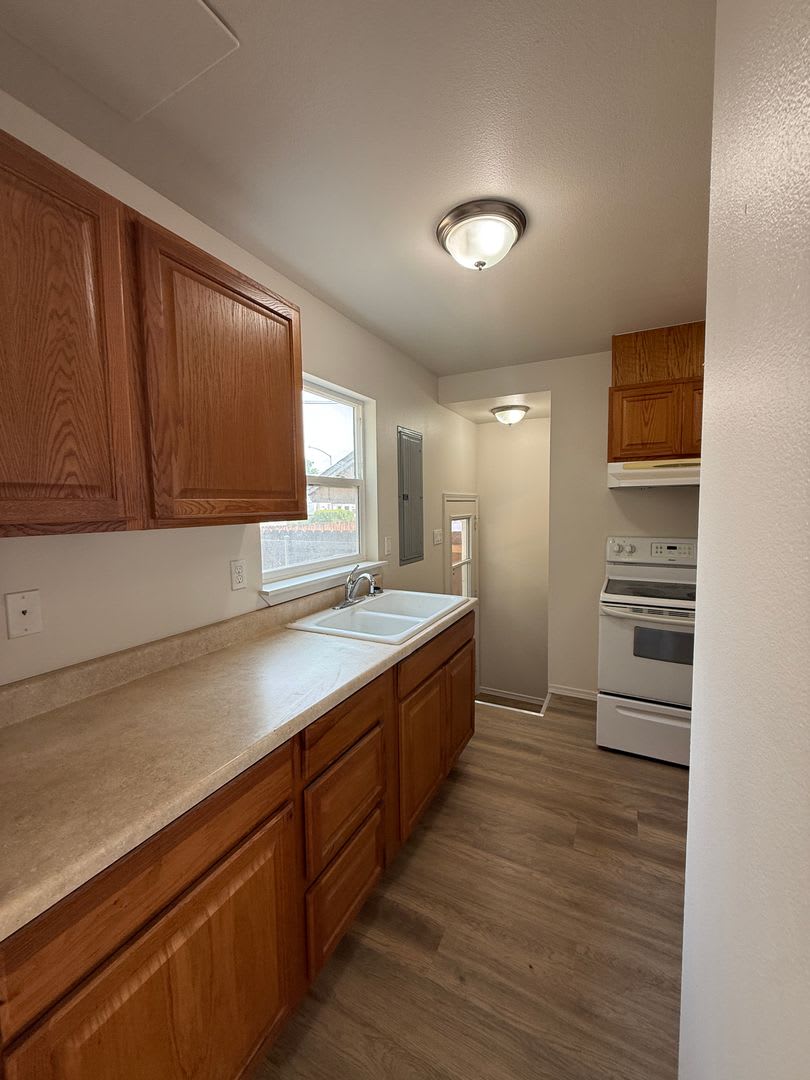 1404 Swift Blvd – photo 4