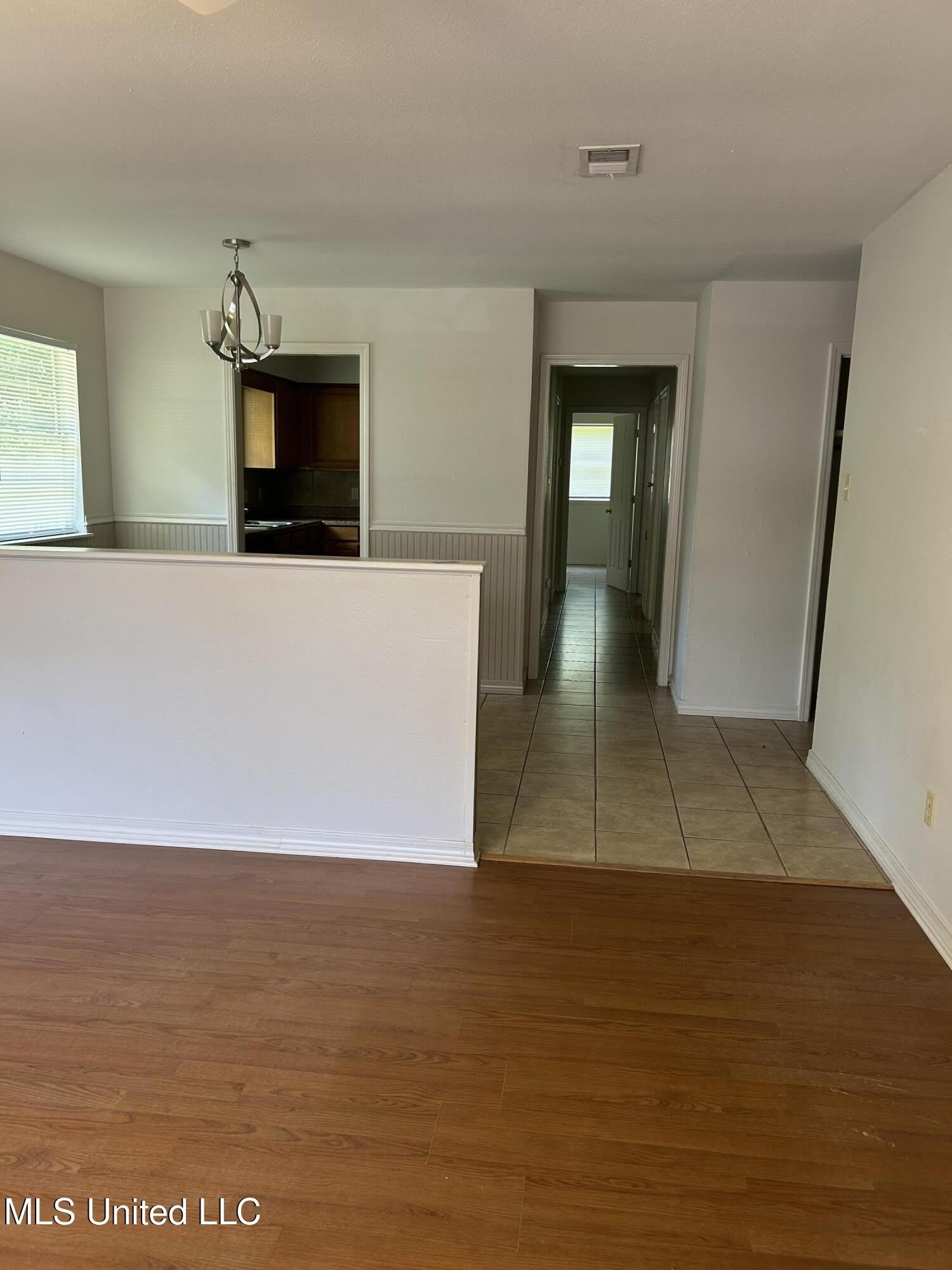 110 Hickory Drive – photo 3