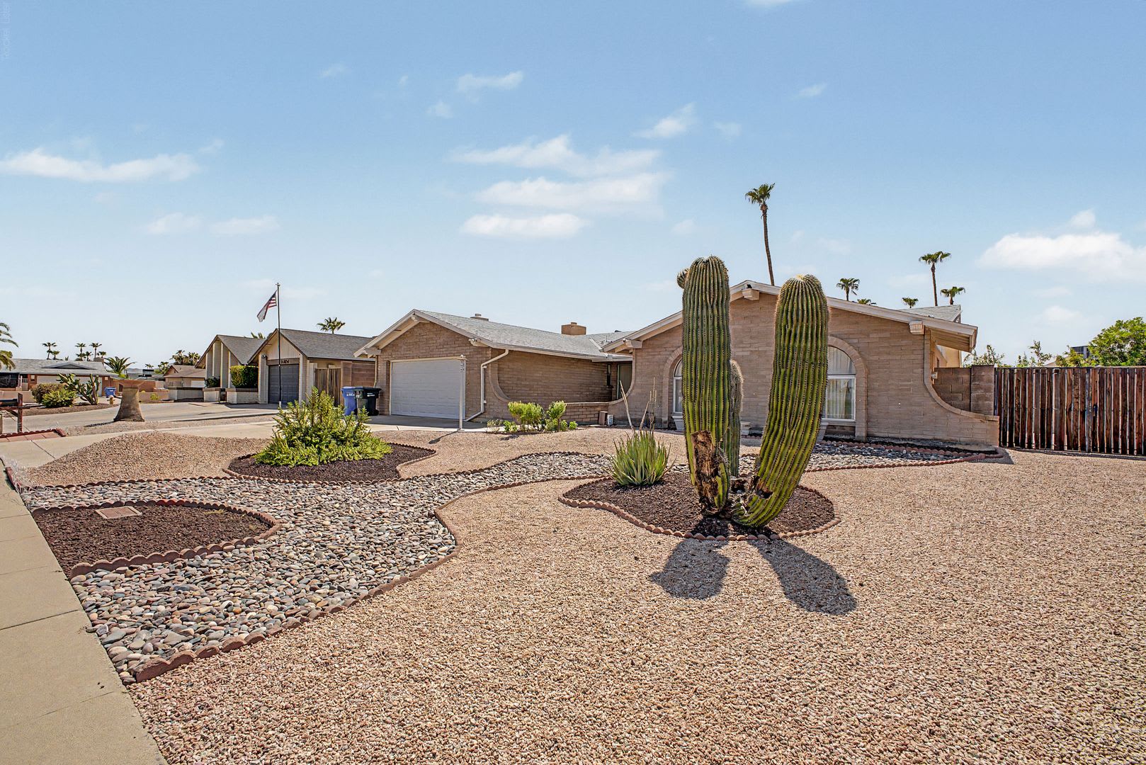 Move In Ready 3 Bedroom 2 Bathroom Scottsdale Home – photo 2