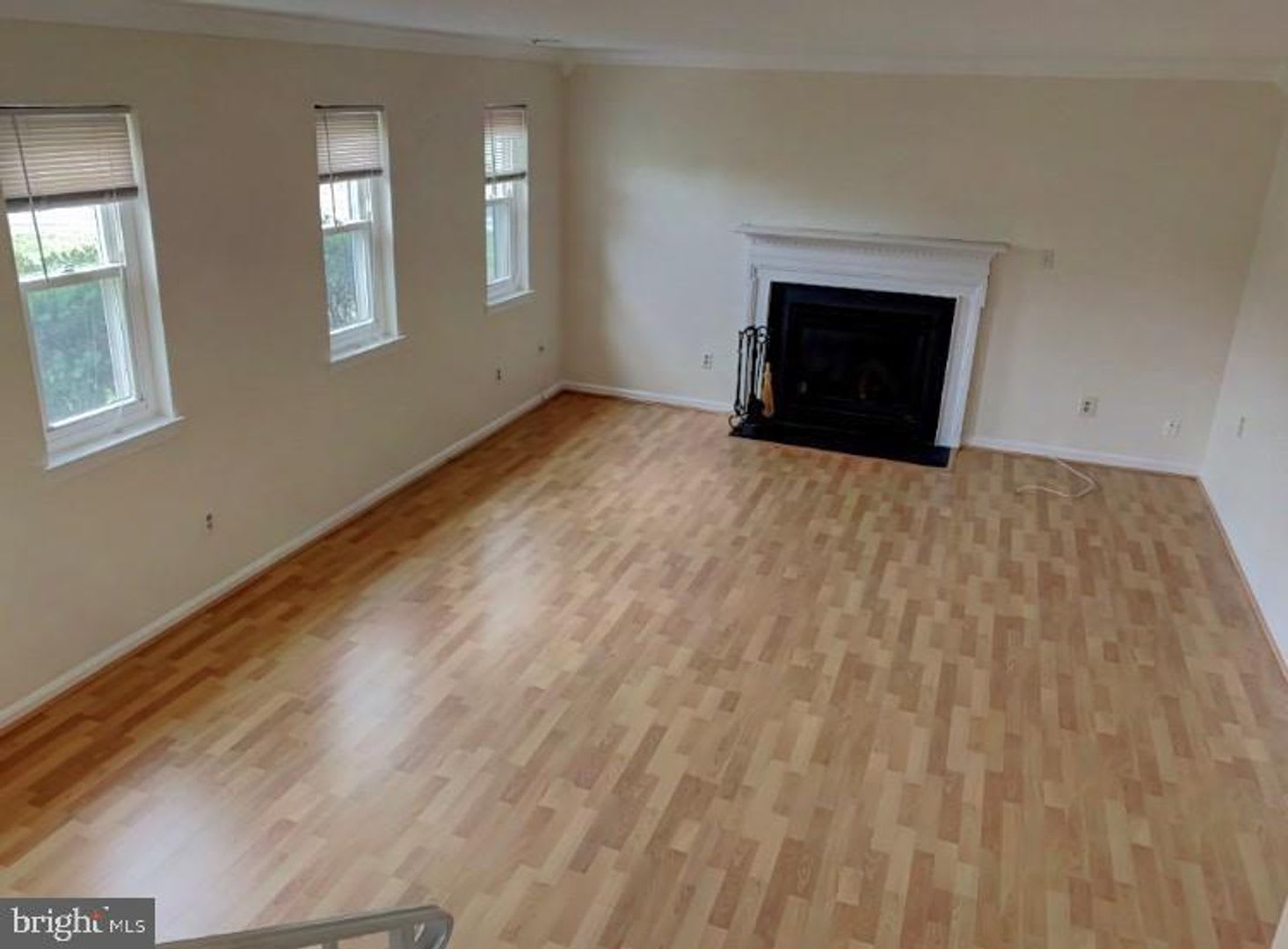 Lovely 4 bedroom, split level home with updated kitchen appliances and floors. – photo 2
