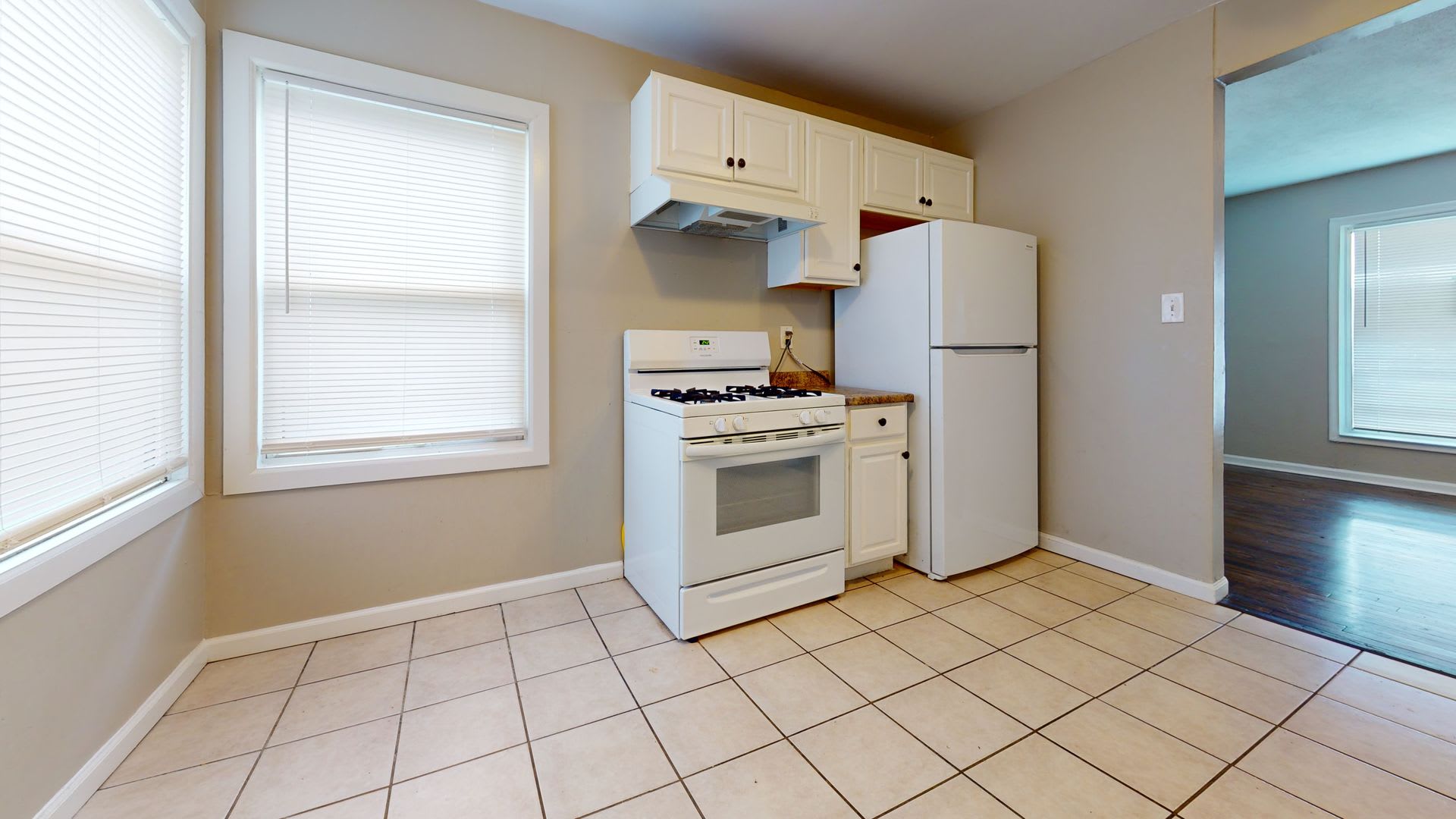 Bright 3-Bedroom Ranch for Lease in Warren – photo 5