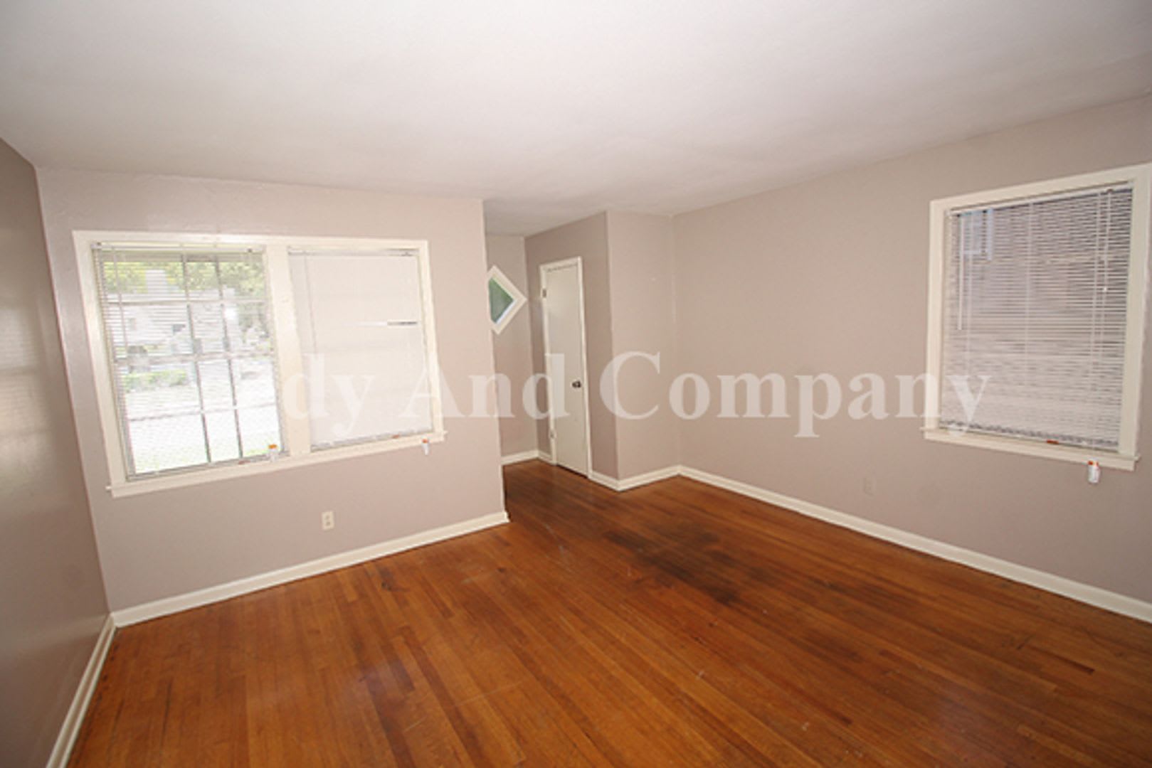 Half off 1st Full Months Rent Special!! Welcome to 848 Biggs Street! – photo 5