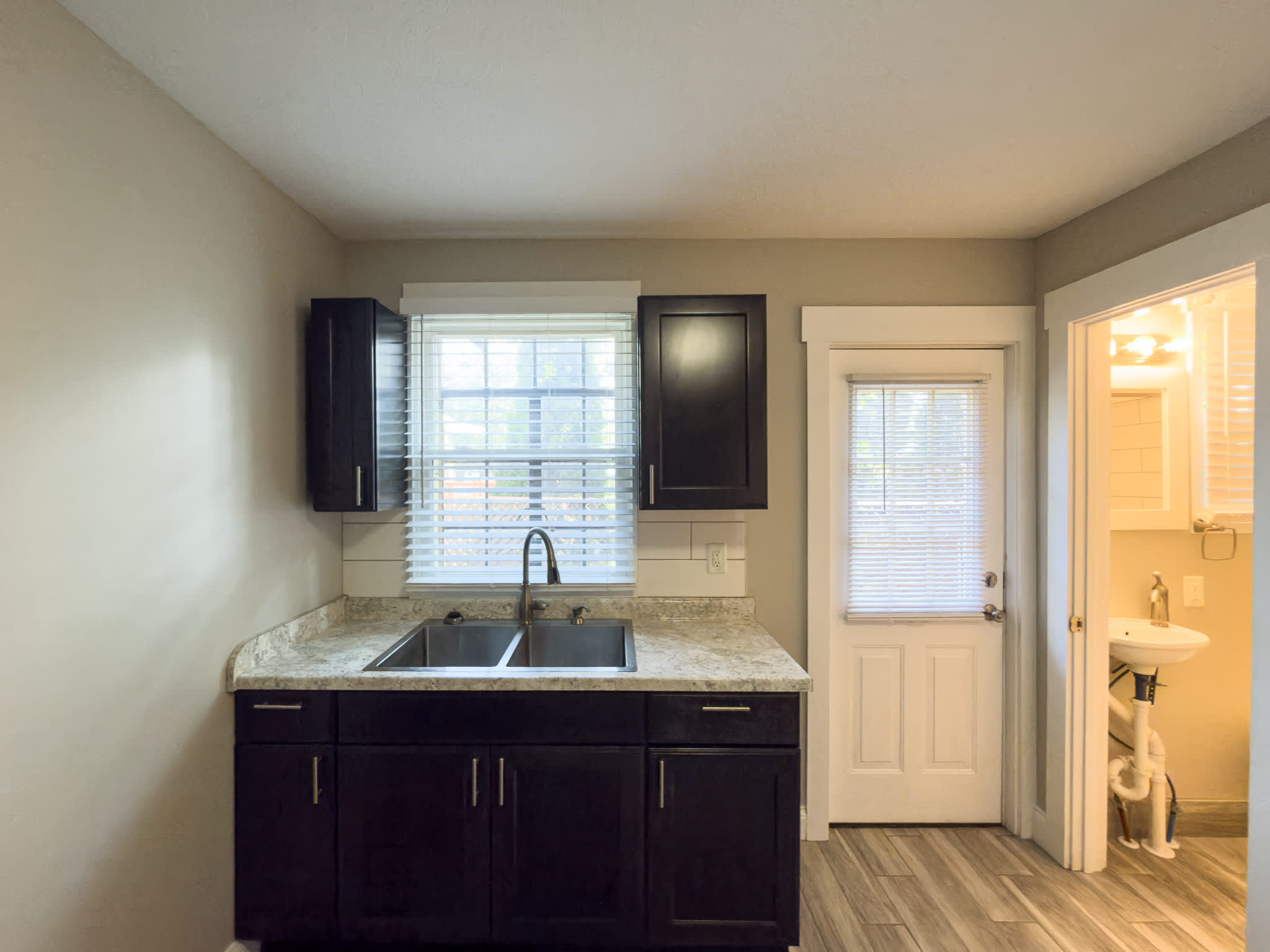 106 W 5th St – photo 3