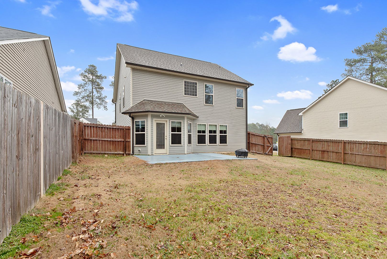Great Home With Fenced Yard – photo 2