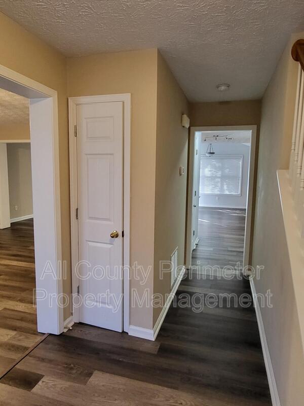 287 Ridgestone Way SW – photo 2